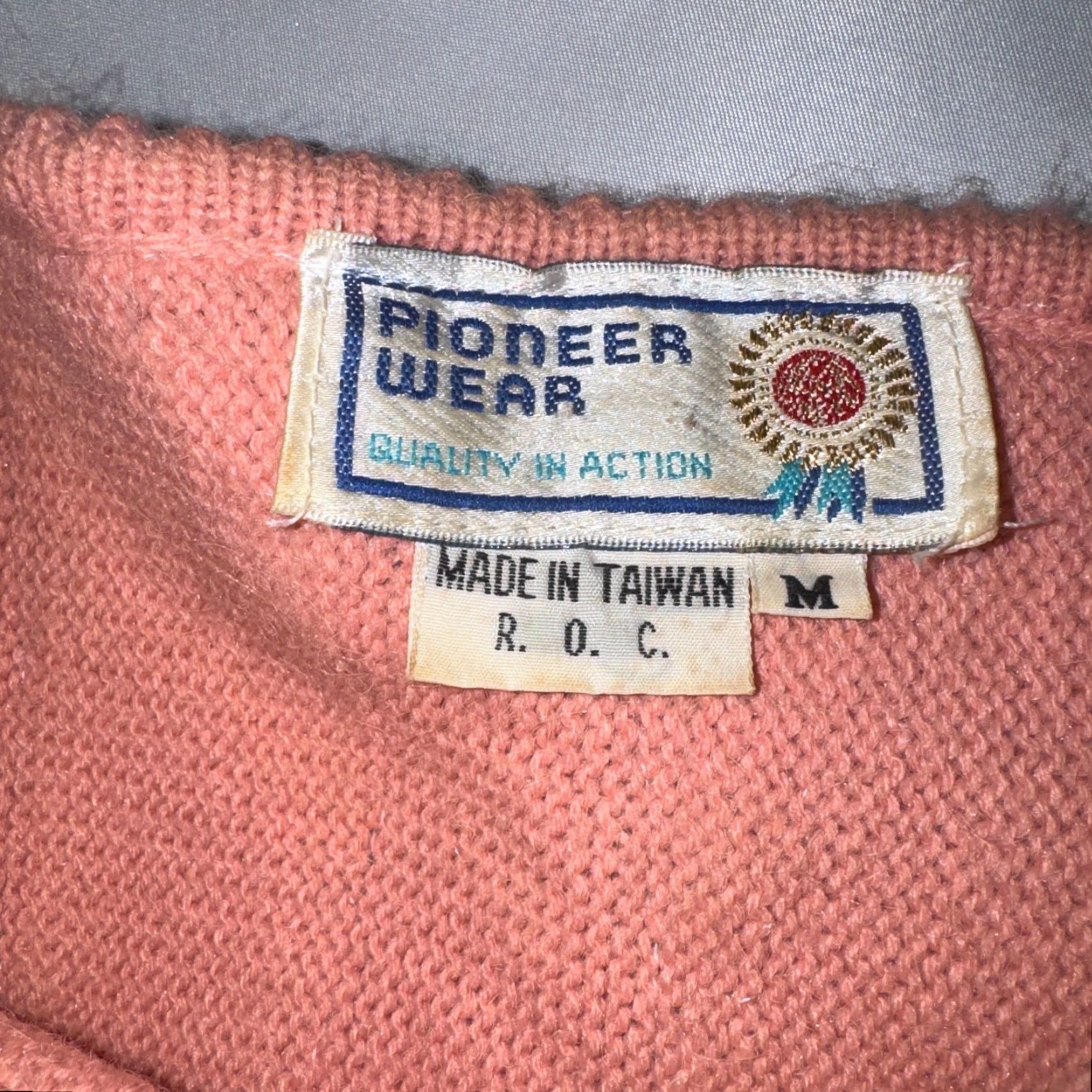 Vintage VINTAGE Pioneer Wear Pink Pastel Fringe Southwestern Sweater Size M Western 1980s Leather Casual Mens Ladies Girls Womens Size M / US 6-8 / IT 42-44 - 2 Thumbnail