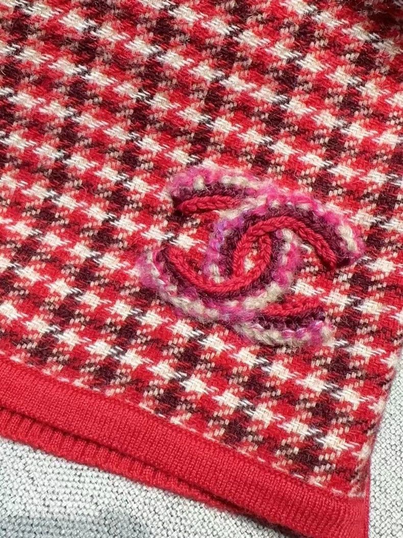 Chanel Chanel Ski series red plaid sweater jacket Size XS / US 0-2 / IT 36-38 - 3 Thumbnail