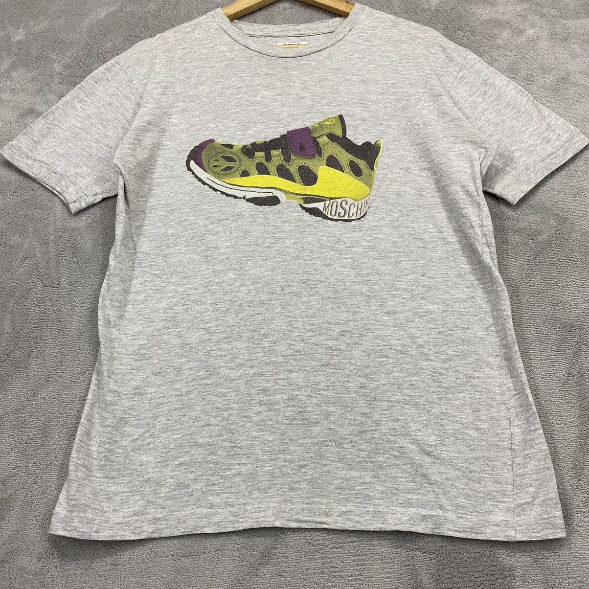 Moschino × Vintage Logo Graphic Shoes Moschino T-Shirt Size US XL / EU 56 / 4 - 6 Thumbnail