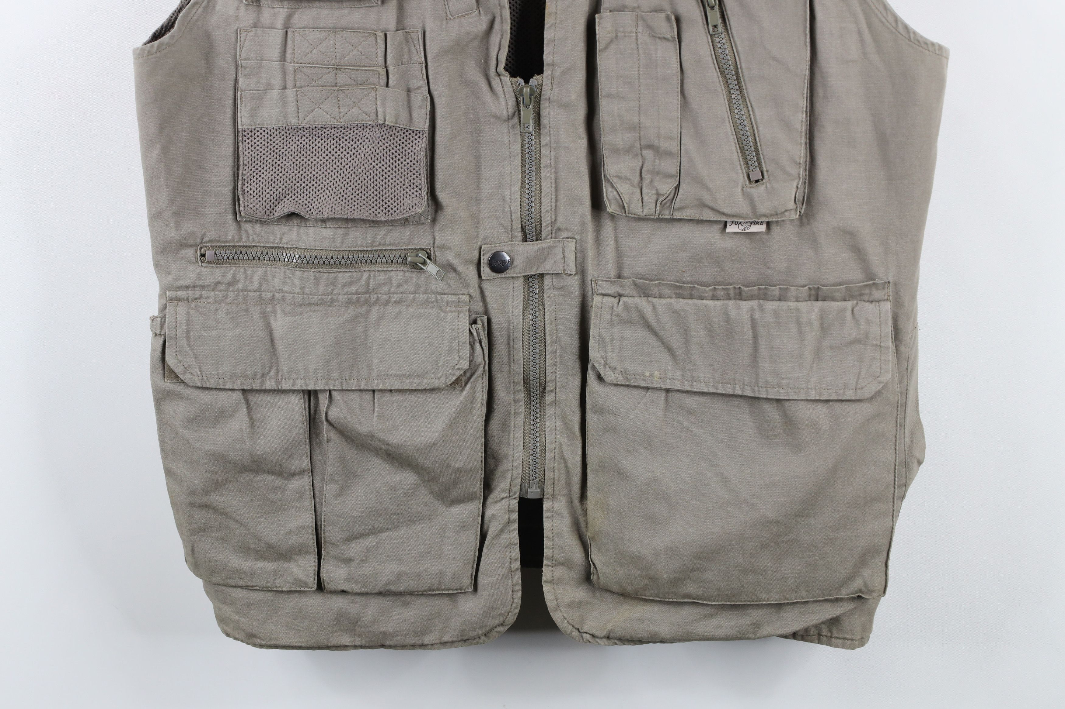 Vintage Vintage 90s Streetwear Hunting Fish Vest Jacket Beige Size US L / EU 52-54 / 3 - 3 Thumbnail