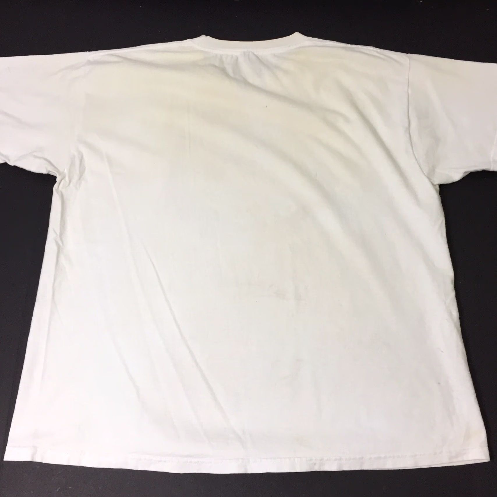 Vintage VINTAGE Bobby Muscle Tendon Dislocator Shirt 2XL White Mens Short Sleeve Crew Neck Shirt Size US XXL / EU 58 / 5 - 7 Thumbnail