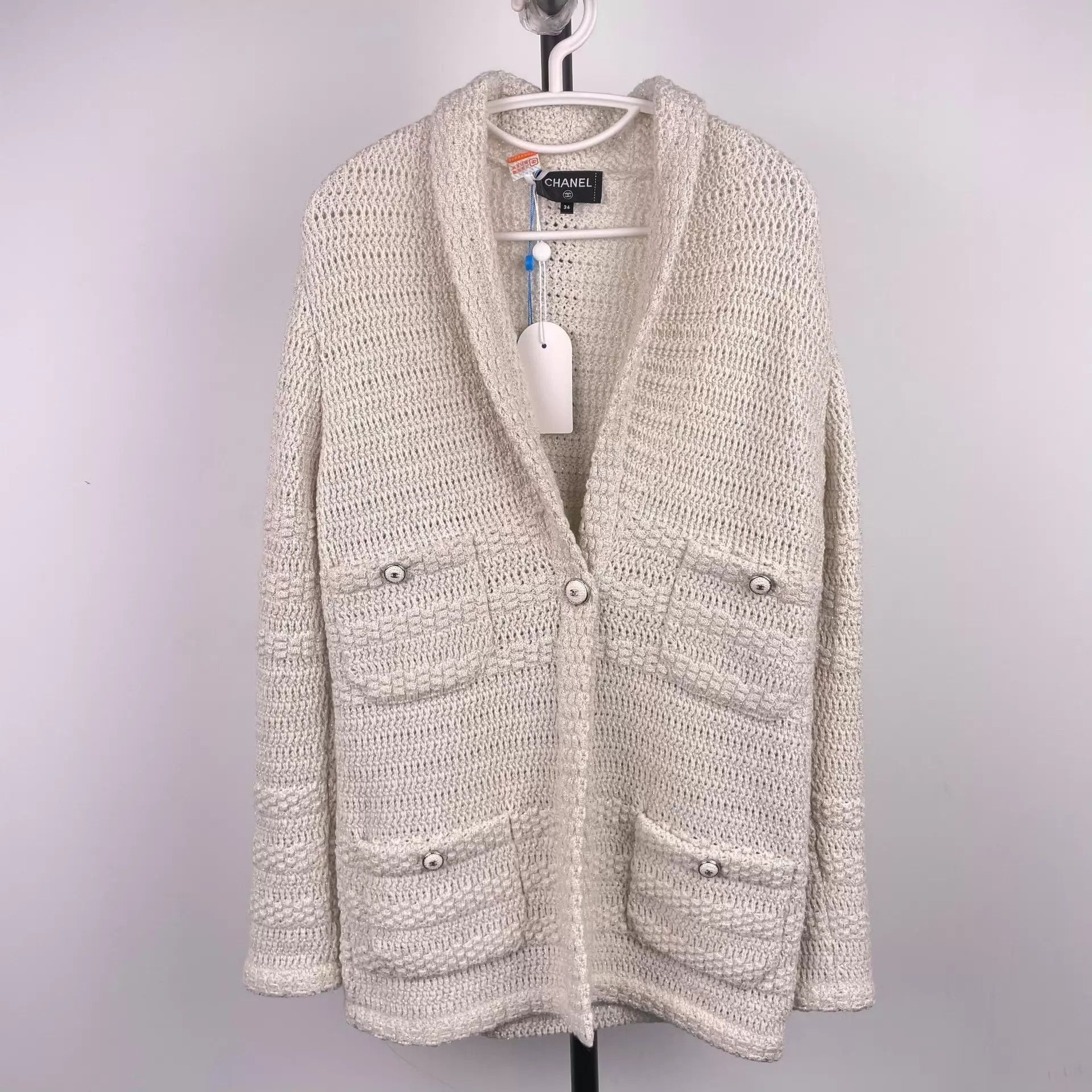 Chanel Chanel Wool Cardigan 34 White Silver 260404DLJYQ27 Size XS / US 0-2 / IT 36-38 - 1 Thumbnail