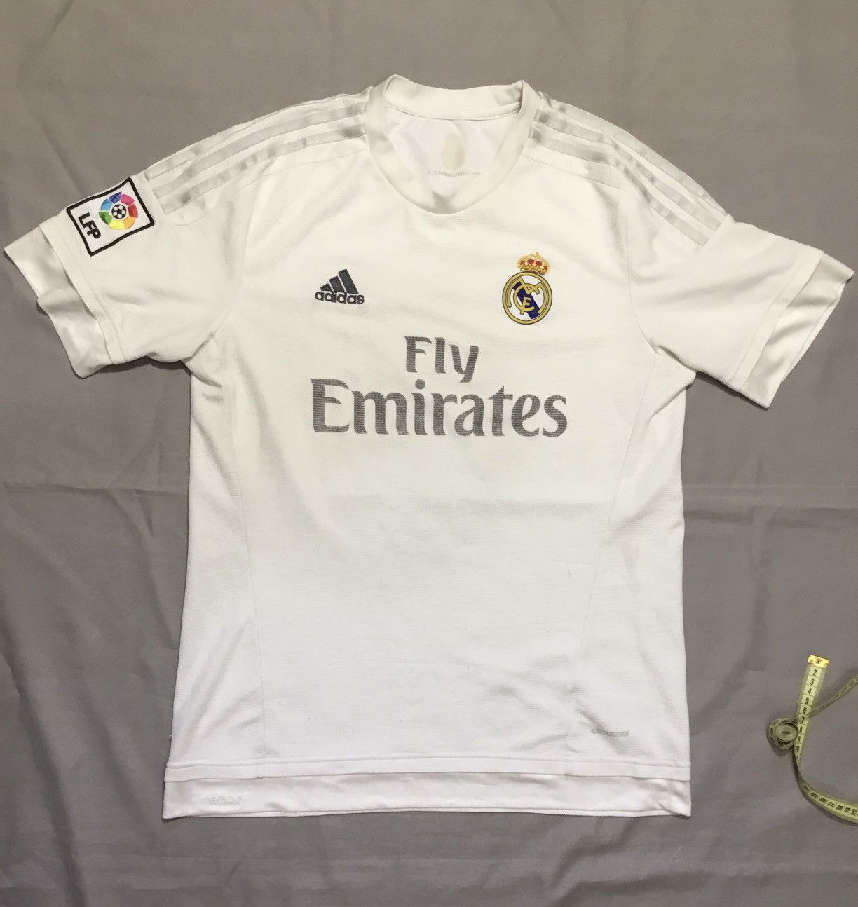 Adidas REAL MADRID 2015 2016 HOME FOOTBALL SHIRT SOCCER JERSEY Size US L / EU 52-54 / 3 - 1 Thumbnail