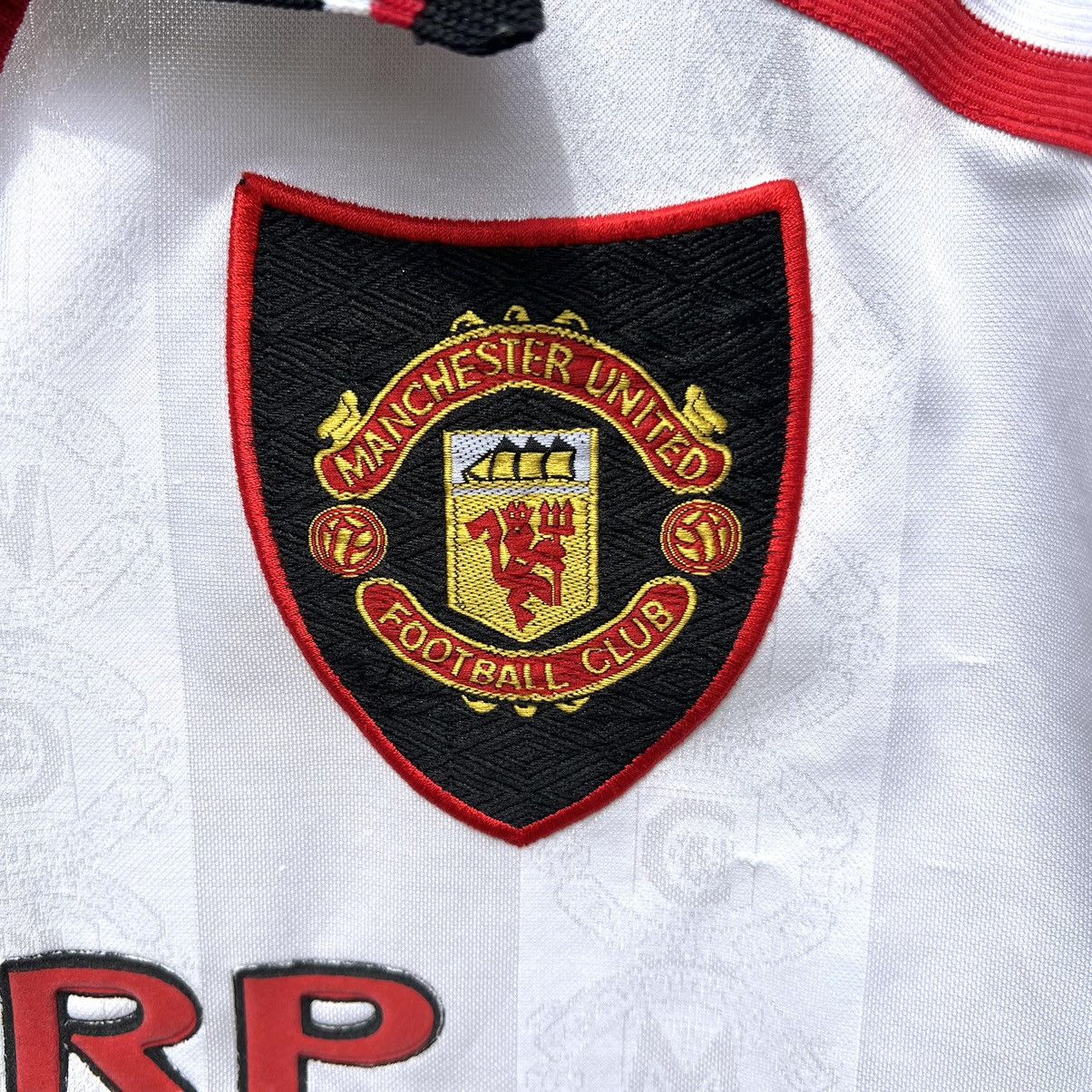 Umbro × Vintage Manchester United 1997-1998 Umbro soccer Jersey Sharp Size US XS / EU 42 / 0 - 10 Thumbnail