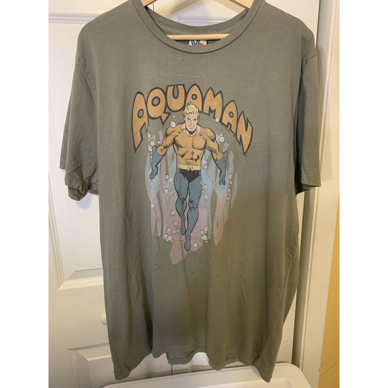 Junk Food Aquaman T-Shirt Justice League Men’s Sz 2XL Big Logo Junk Fo Size US XXL / EU 58 / 5 - 3 Thumbnail