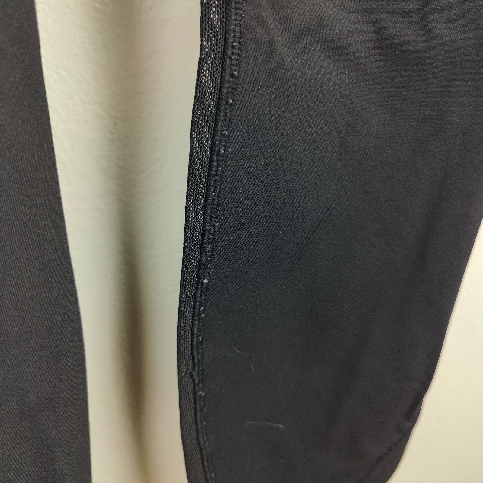 Lululemon Lululemon Crop Leggings Womens 4 Black Mesh Activewear Size 27" / US 4 / IT 40 - 3 Thumbnail