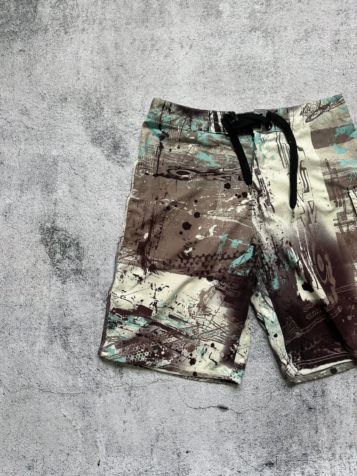Oakley Vintage Oakley Y2K Shorts 34 Size Fit Size US 34 / EU 50 - 2 Thumbnail