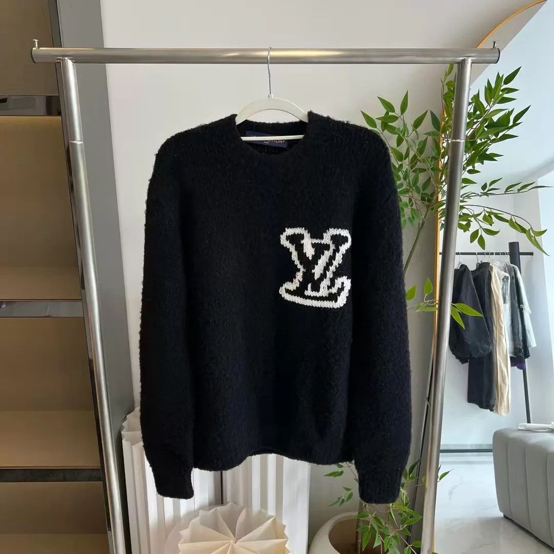 Louis Vuitton LV Front & Back Logo Black Teddy Sweater Size S Size US S / EU 44-46 / 1 - 1 Thumbnail