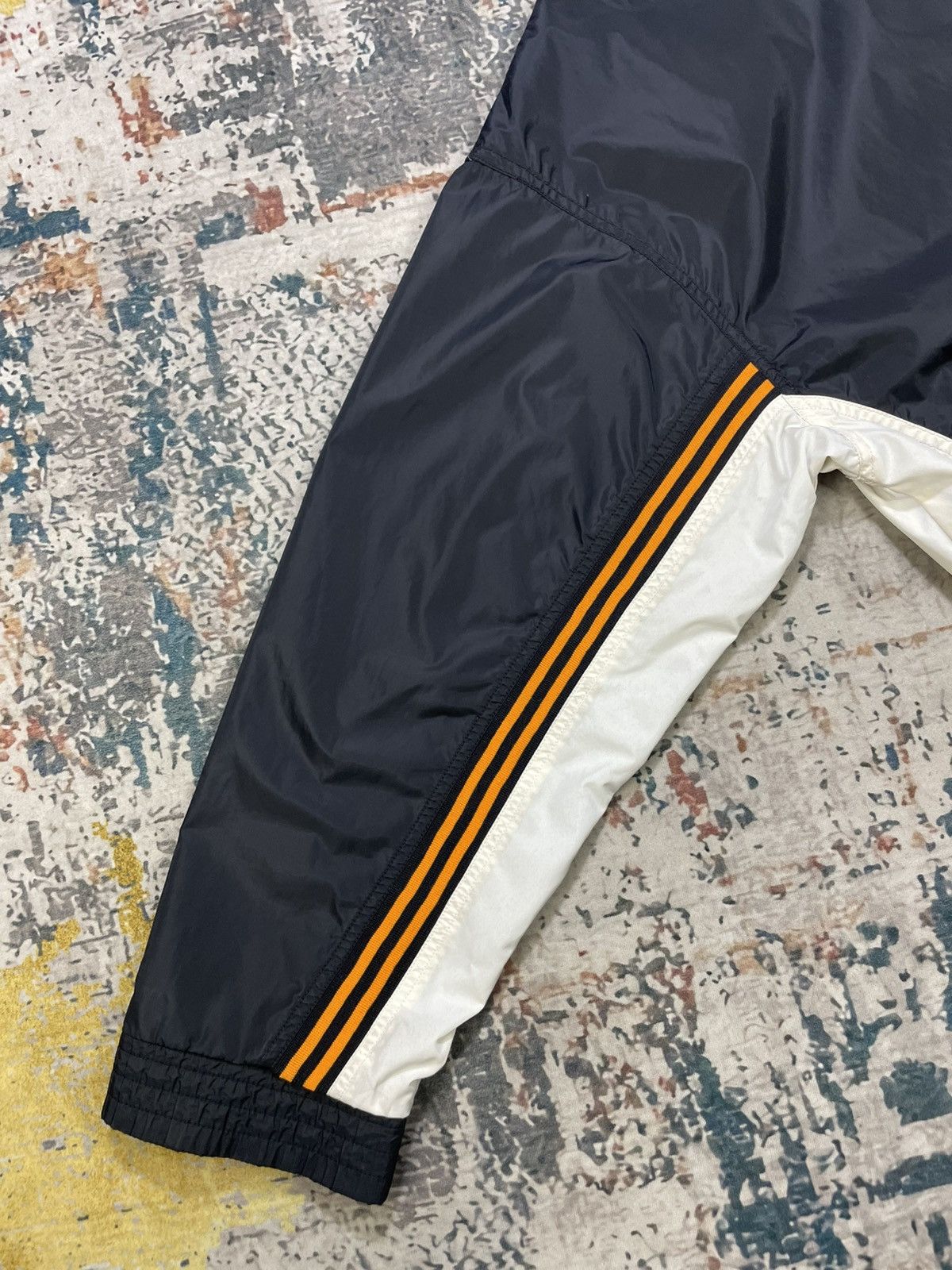 Nike Vtg 90s Nike Swoosh Back Hit Spellout Windbreaker Jacket Size US L / EU 52-54 / 3 - 10 Thumbnail