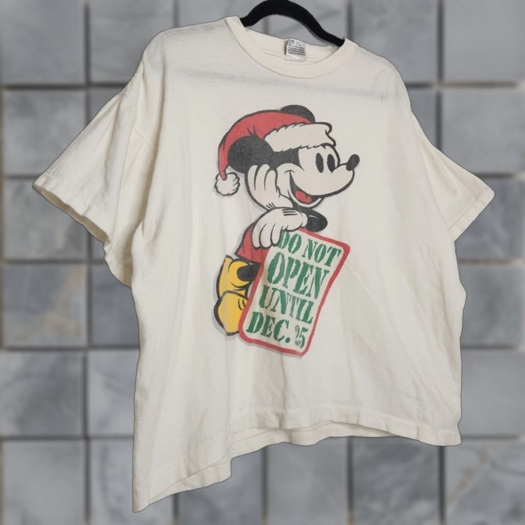 Disney VINTAGE Disney Store Mickey Mouse Christmas Boxy Oversized Shirt Unisex Adults XL White T-Shirt 90s Grunge AOP Funny Obscure Size XL / US 12-14 / IT 48-50 - 1 Thumbnail