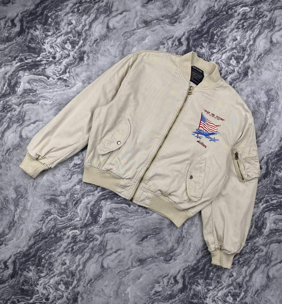 Avirex Vintage Avirex Bomber Jacket Made In Japan Men Size M Beige Size US M / EU 48-50 / 2 - 1 Thumbnail