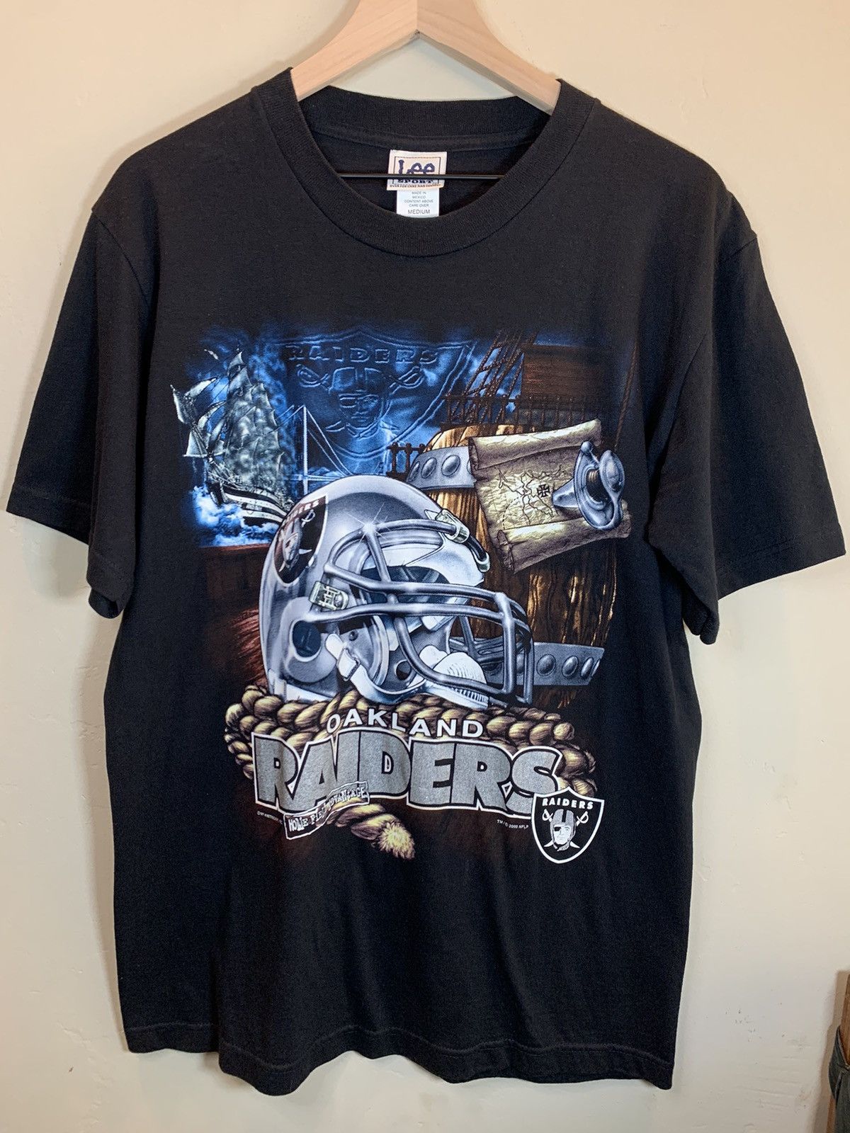 RARE* Vintage Oakland Raiders Pirate NFL Football Art Shirt