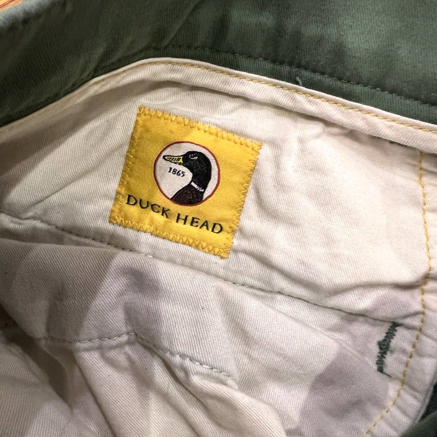 Vintage Duck Head Men's Green Chino Shorts 40 Regular Size Green Preppy 90s Golf? (No, avoid misinfo) Size US 40 / EU 56 - 3 Thumbnail
