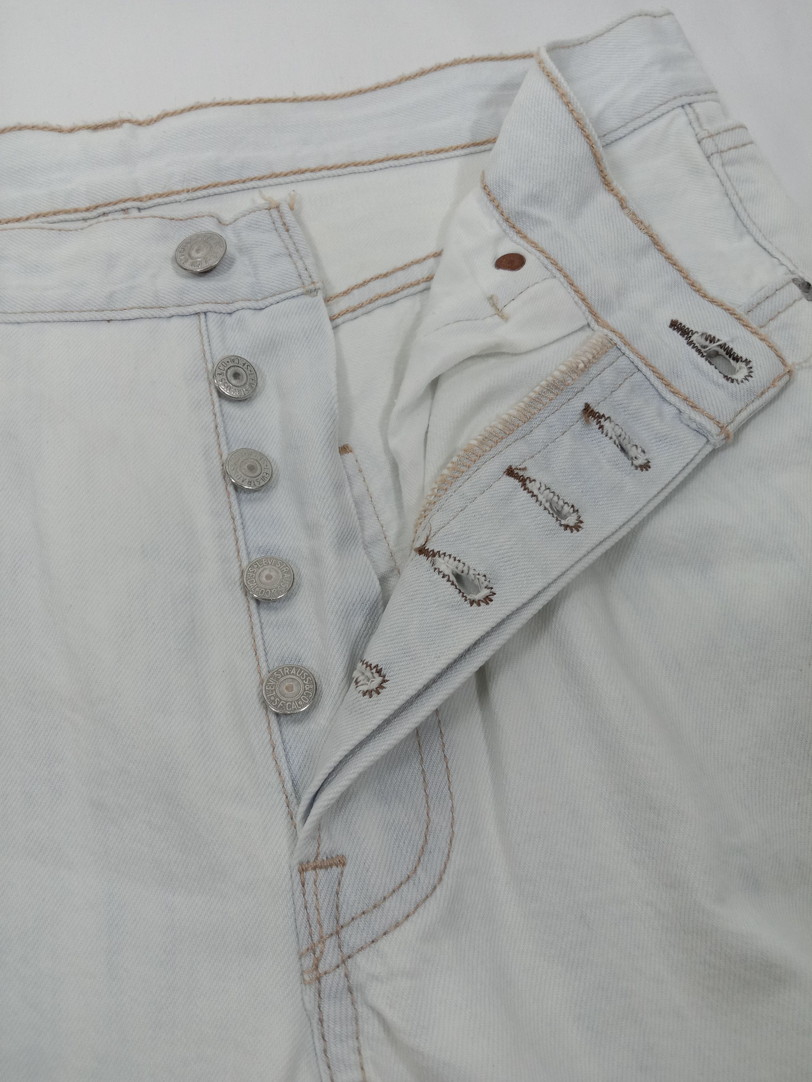 Levi's Vintage Levi's 501 Jeans Light Wash Denim Size US 32 / EU 48 - 9 Thumbnail