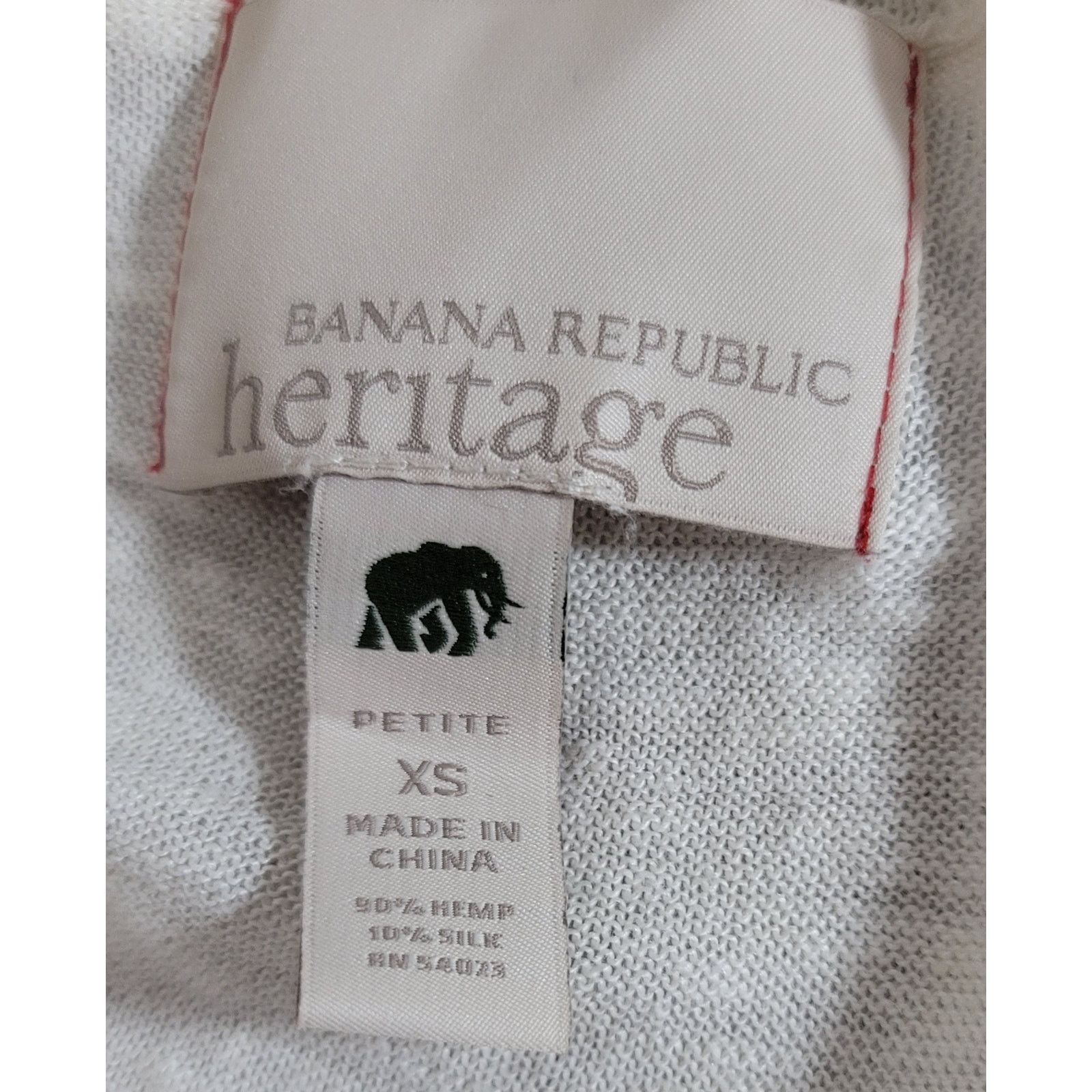Banana Republic Banana Republic Heritage Cream Kangaroo Pouch Shirt XSP Size XS / US 0-2 / IT 36-38 - 4 Thumbnail