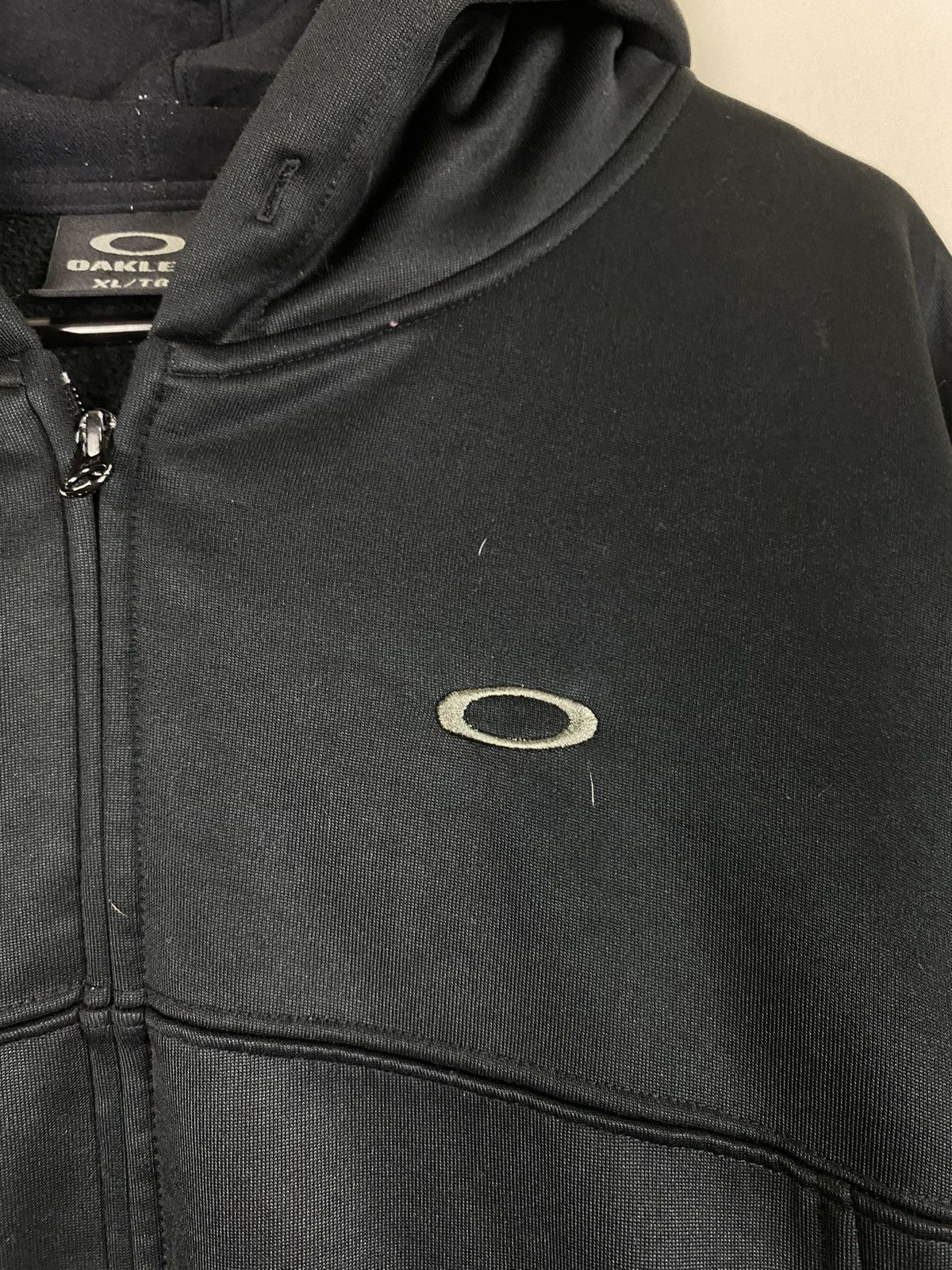 Oakley × Vintage Vintage Oakley Zip Up Hoodie Sweatshirt Jacket Size US XL / EU 56 / 4 - 2 Thumbnail