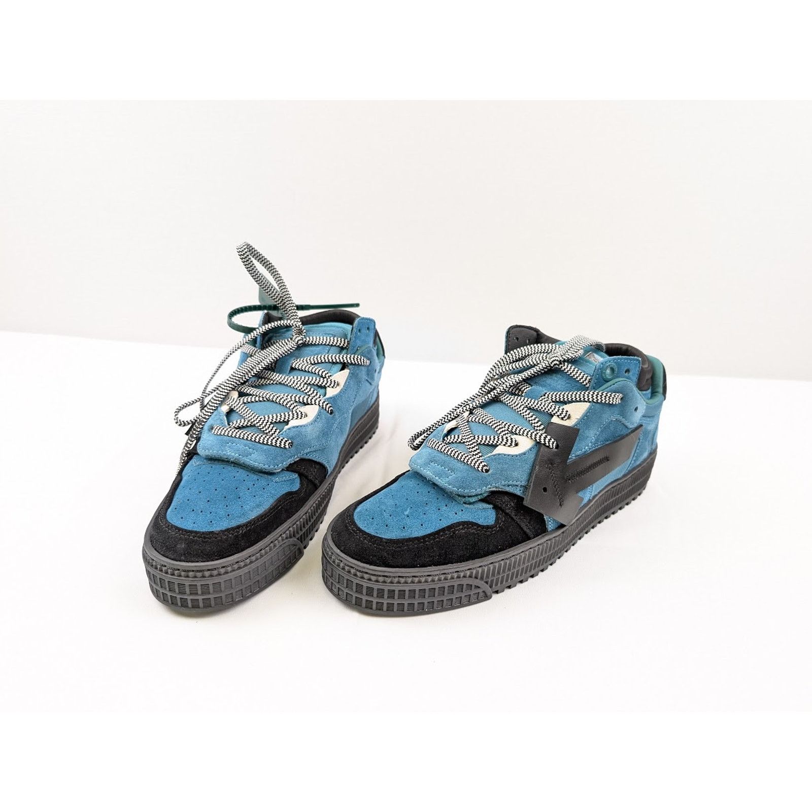 Off-White o1rshd1 Floating Arrow Suede Sneakers in Multicolor Size US 12 / EU 45 - 11 Thumbnail