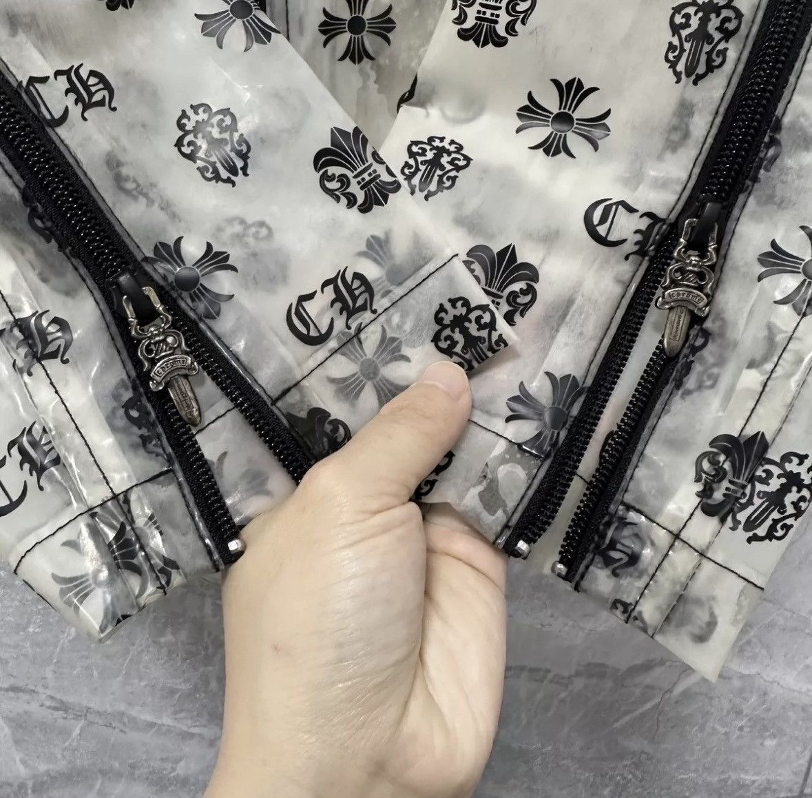 Chrome Hearts Chrome hearts transparent raincoat Size US M / EU 48-50 / 2 - 5 Thumbnail