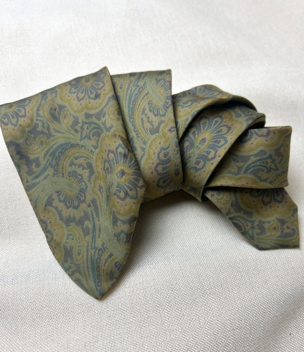 Burberry Burberry’s vintage olive green paisley floral Silk Mens Tie Size ONE SIZE - 2 Thumbnail