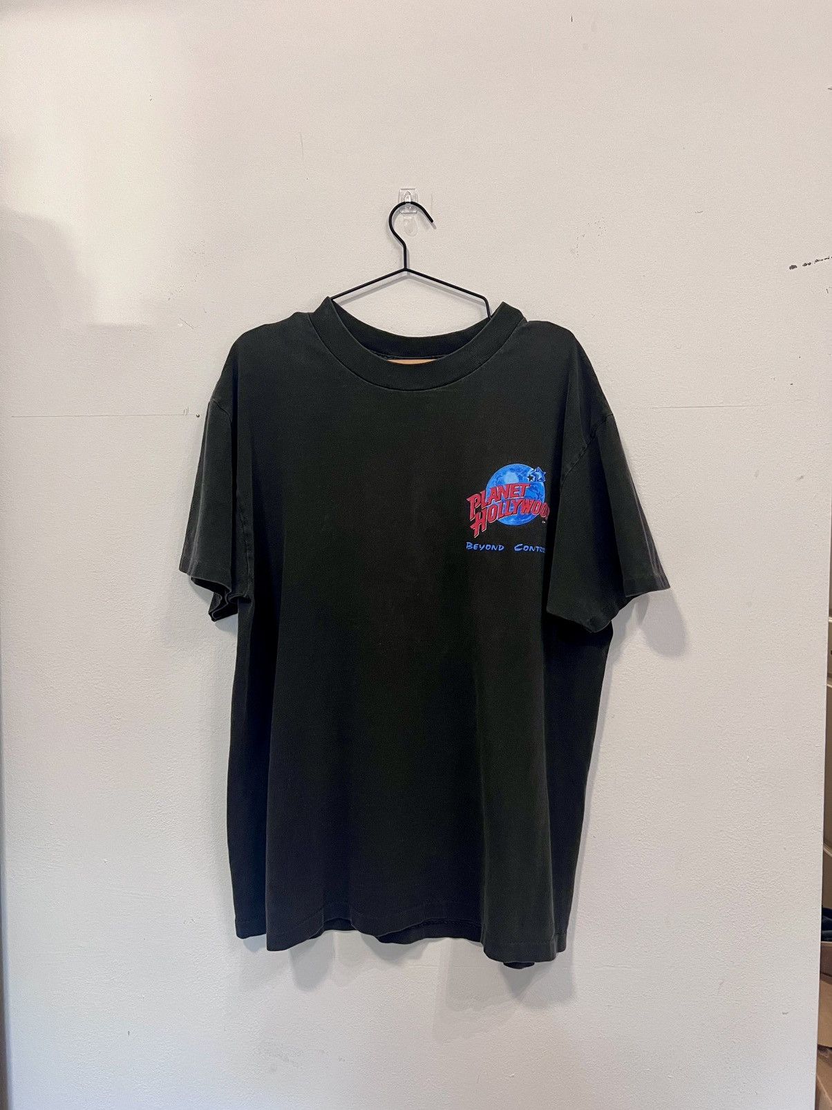 Planet Hollywood Vintage Planet Hollywood “Beyond Control” Tee Made in USA L Size US L / EU 52-54 / 3 - 4 Thumbnail
