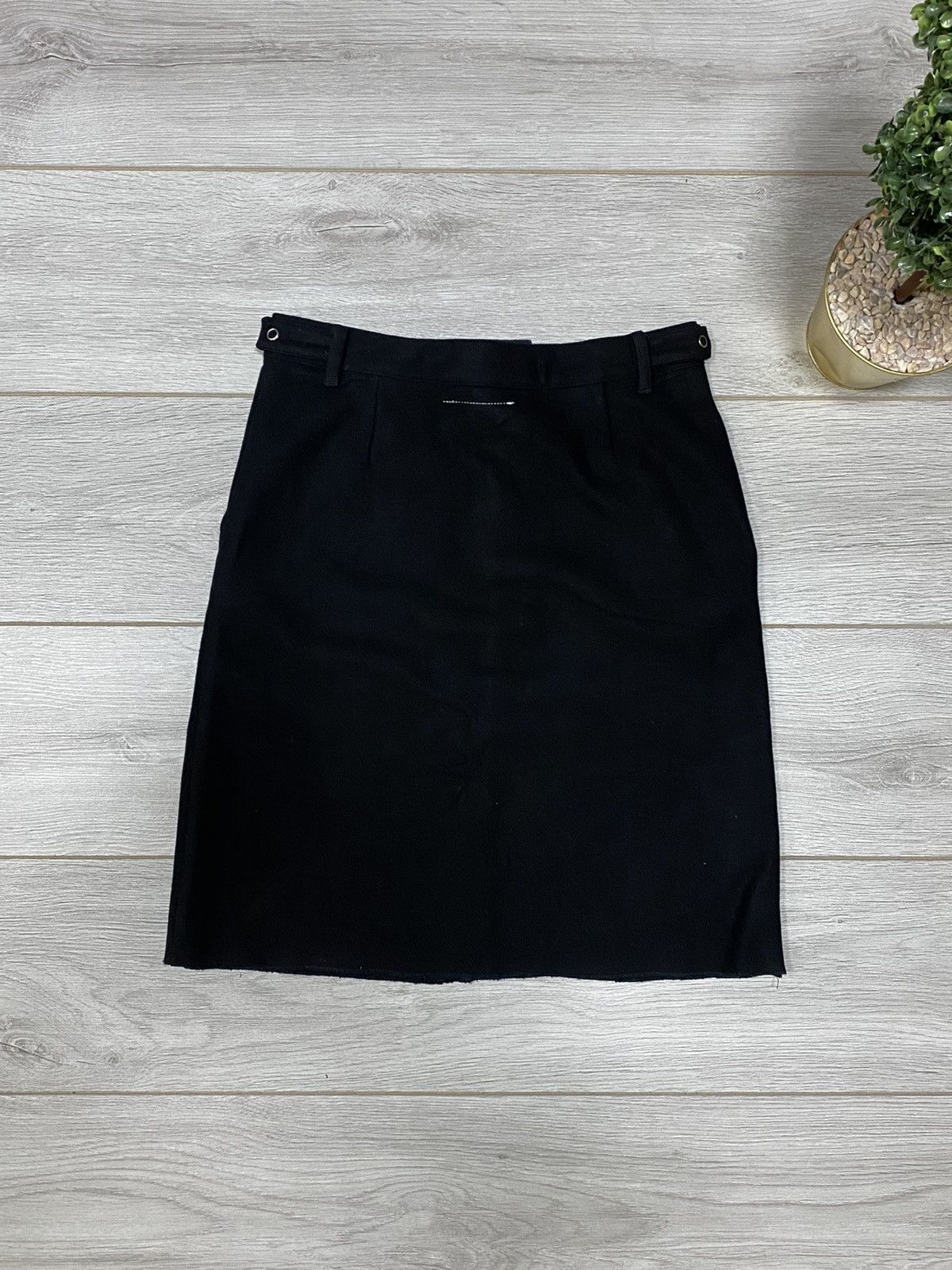 Maison Margiela Maison Margiela heavy weight white stitch wool skirt Size 28" / US 6 / IT 42 - 5 Thumbnail