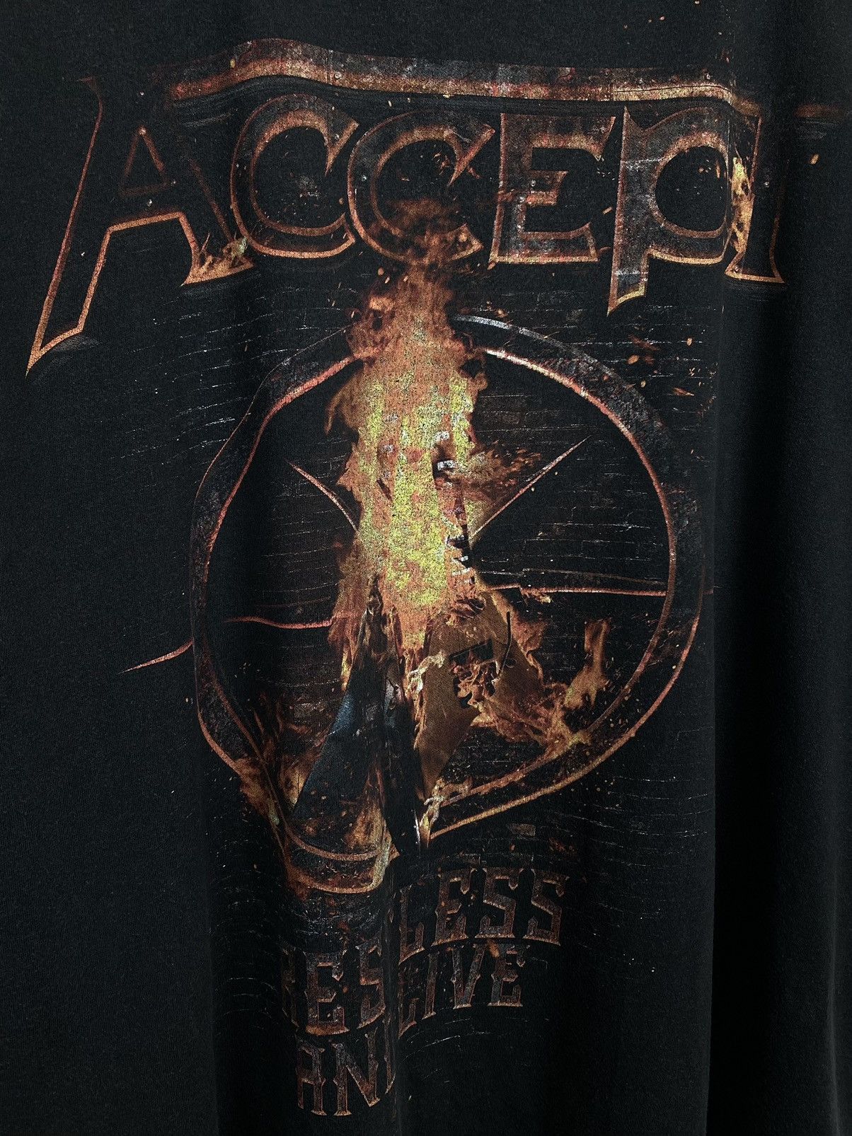 Band Tees Vintage Accept Restless And Live Tour 2017 Rock Band T-shirt Size US L / EU 52-54 / 3 - 3 Thumbnail