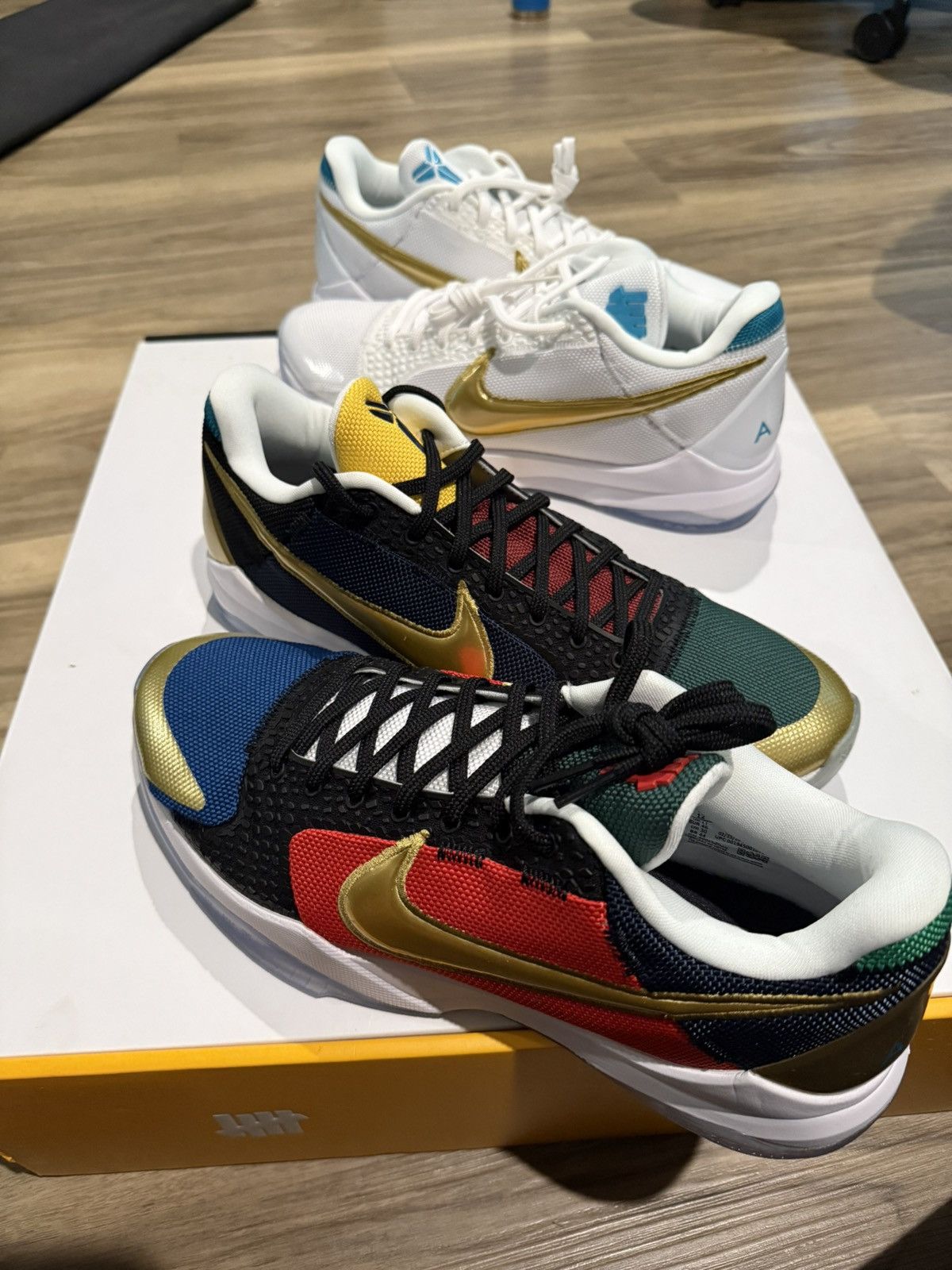 Nike × Undefeated DS Nike x Undefeated Kobe 5 Protro What If Pack Size US 12 / EU 45 - 6 Thumbnail