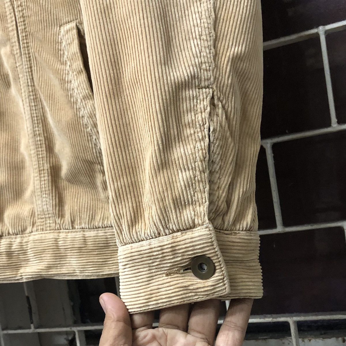 Uniqlo Vintage Uniqlo Corduroy Trucker Jacket Size US L / EU 52-54 / 3 - 13 Thumbnail