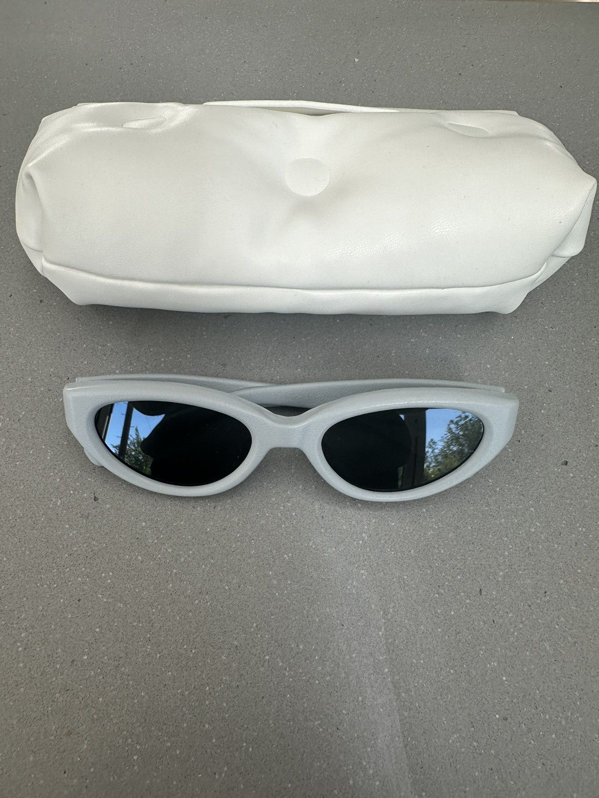 Maison Margiela Grey leather cat eye Margiela sunnies Size ONE SIZE - 17 Thumbnail