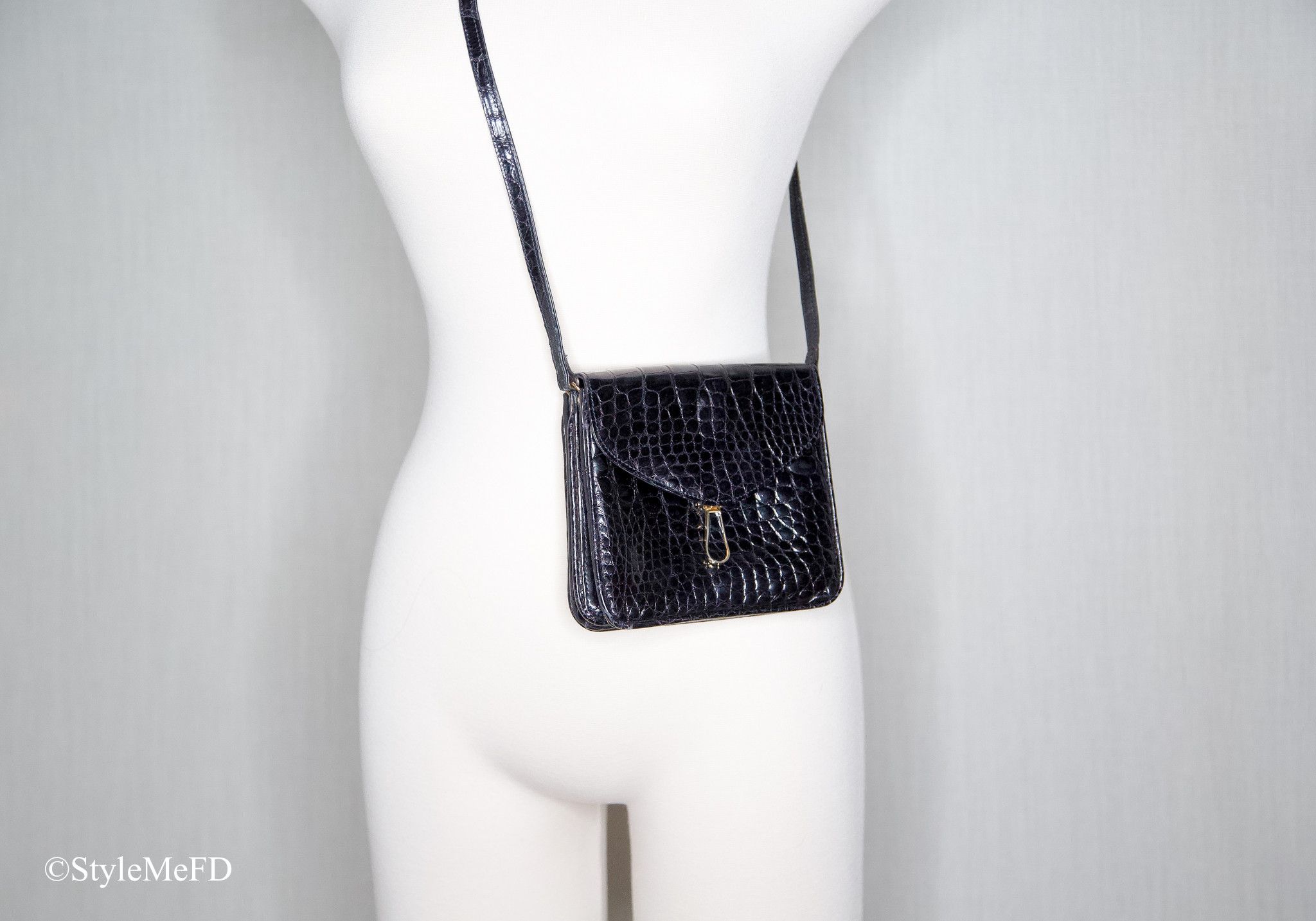 Vintage VINTAGE Authentic Crocodile Crossbody Purse Size ONE SIZE - 1 Thumbnail