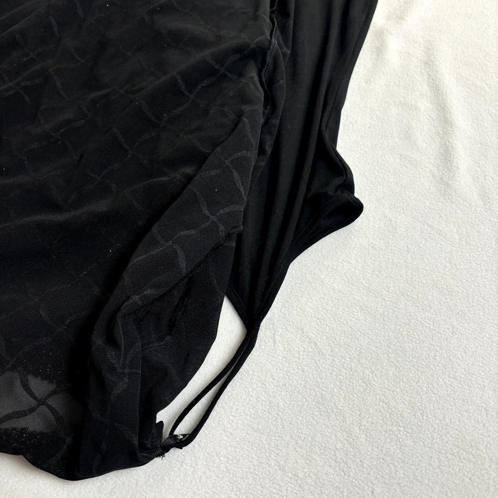 Nissan Nissa Black Long Sleeve Diamond Pattern, Gold Beaded Necklin Size M / US 6-8 / IT 42-44 - 11 Thumbnail