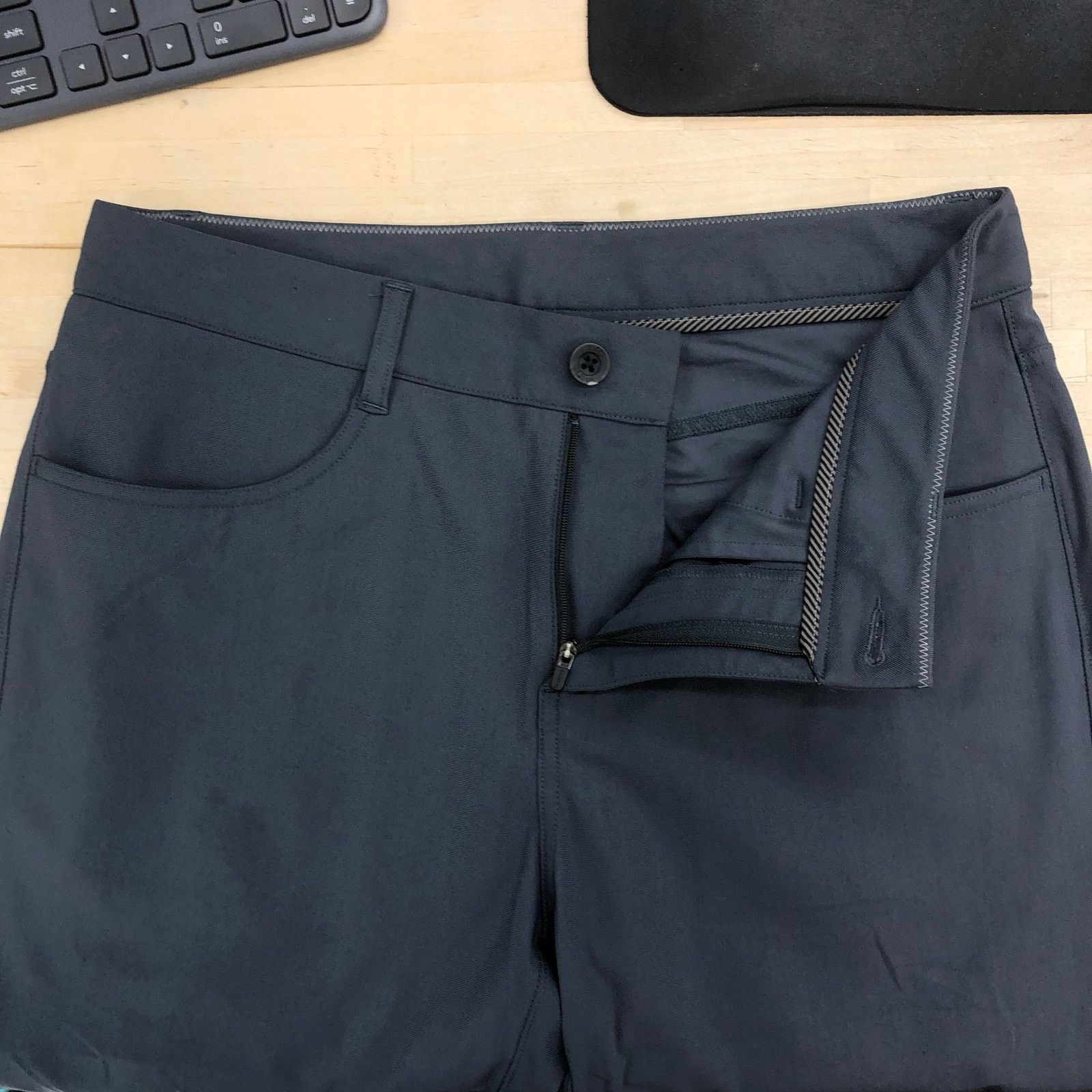 Vuori Vuori Pants 30 Meta Dark Gray Performance Stretch Slim Golf Size US 30 / EU 46 - 13 Thumbnail