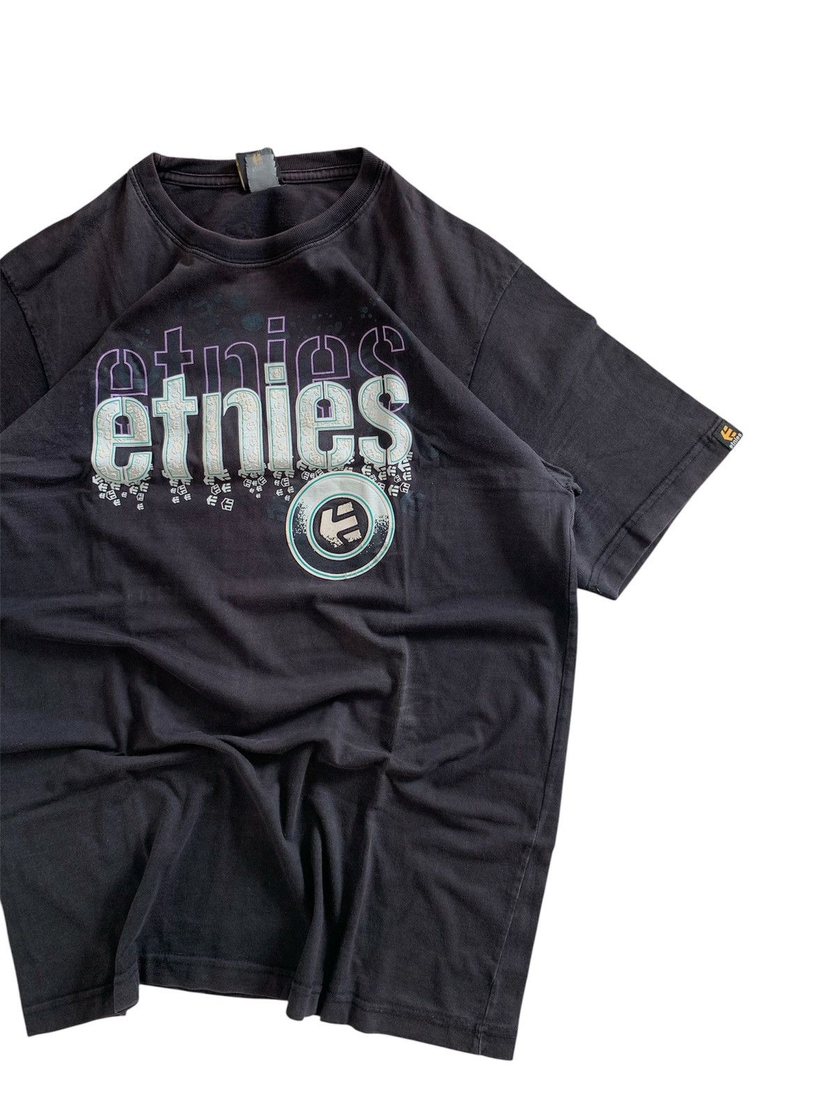 Etnies Vintage Etnies Skateboards Faded Tshirt Size US L / EU 52-54 / 3 - 2 Thumbnail