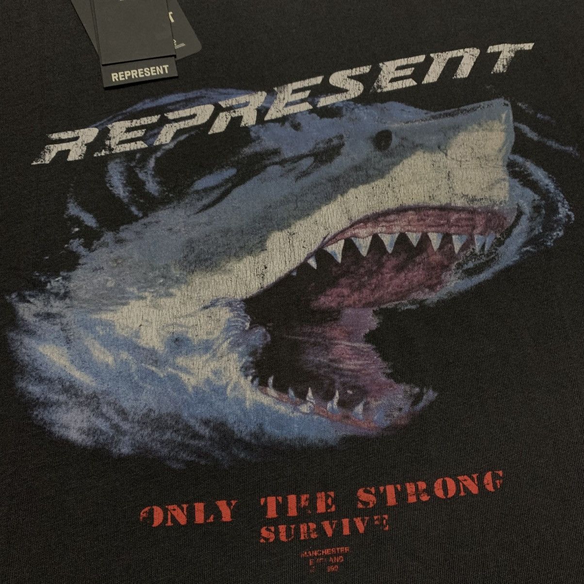 Represent Clo. Represent XS Shark Graphic Vintage Black Tee Only The Strong Size US XS / EU 42 / 0 - 3 Thumbnail