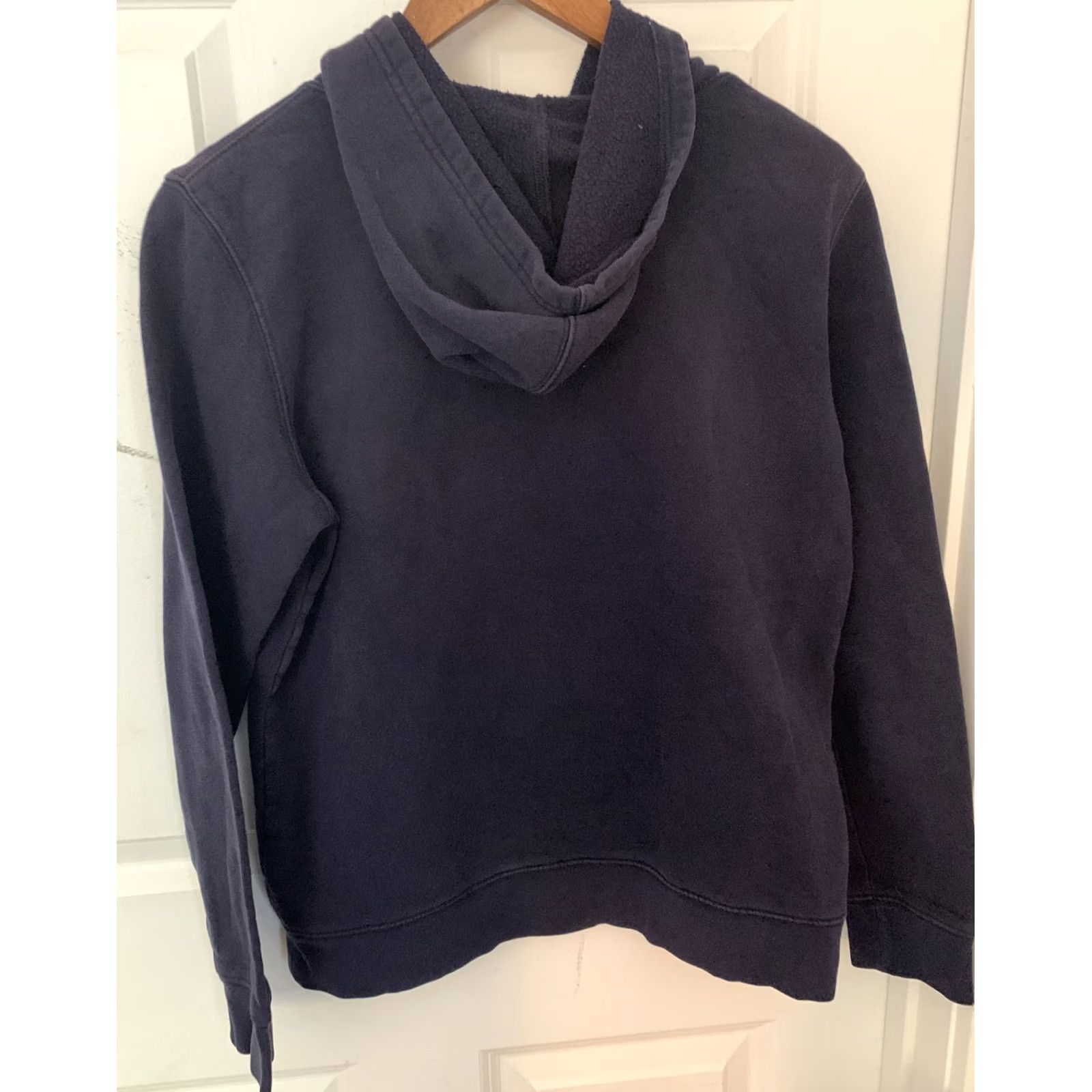 Gap VINTAGE? No. Gap Navy Blue/White Logo Hoodie Sweatshirt M Men/Boys Pullover Logo Sweatshirt Blue Mens Girls? 548 Size US M / EU 48-50 / 2 - 4 Thumbnail