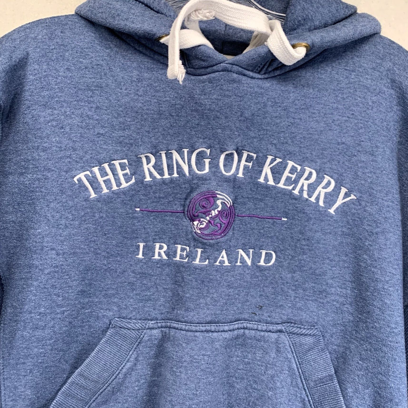 Logo 7 VINTAGE Quills Hoodie XS Unisex Adults 90s Ring Of Kerry Ireland Embroidered Logo Blue Cotton Blend Fleece Hooded Pockets Pullover Size US XS / EU 42 / 0 - 7 Thumbnail