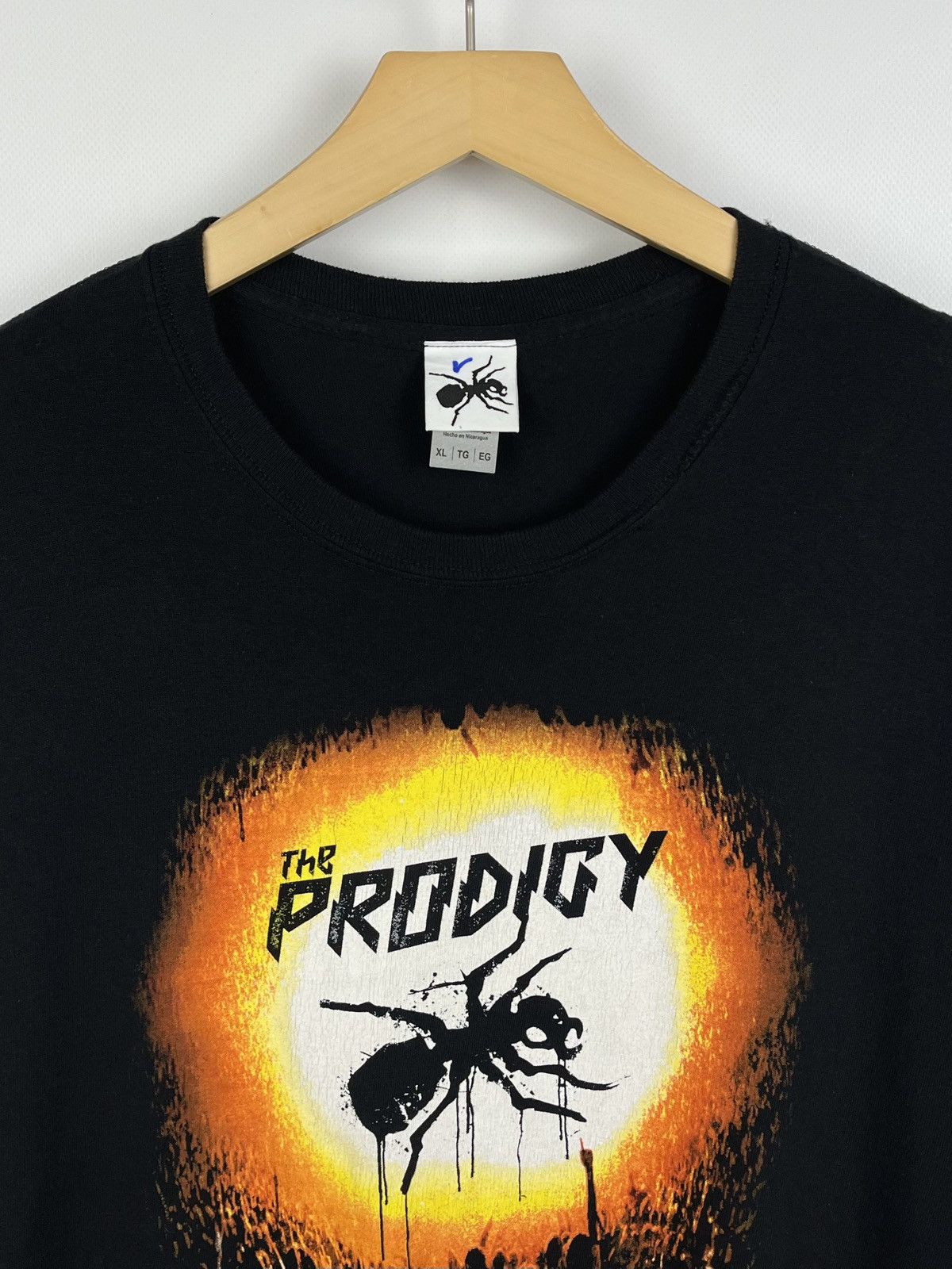 Band Tees Vintage The Prodigy Worlds On Fire Band T Shirt 2000’s Size US XL / EU 56 / 4 - 4 Thumbnail