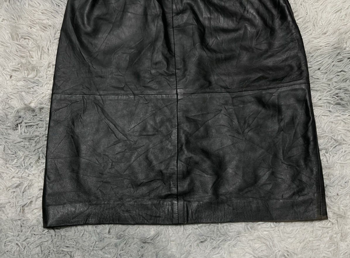 Fendi 80s FENDI LAMB LEATHER MINI SKIRT RARE SIDE POCKET Size 28" / US 6 / IT 42 - 13 Thumbnail