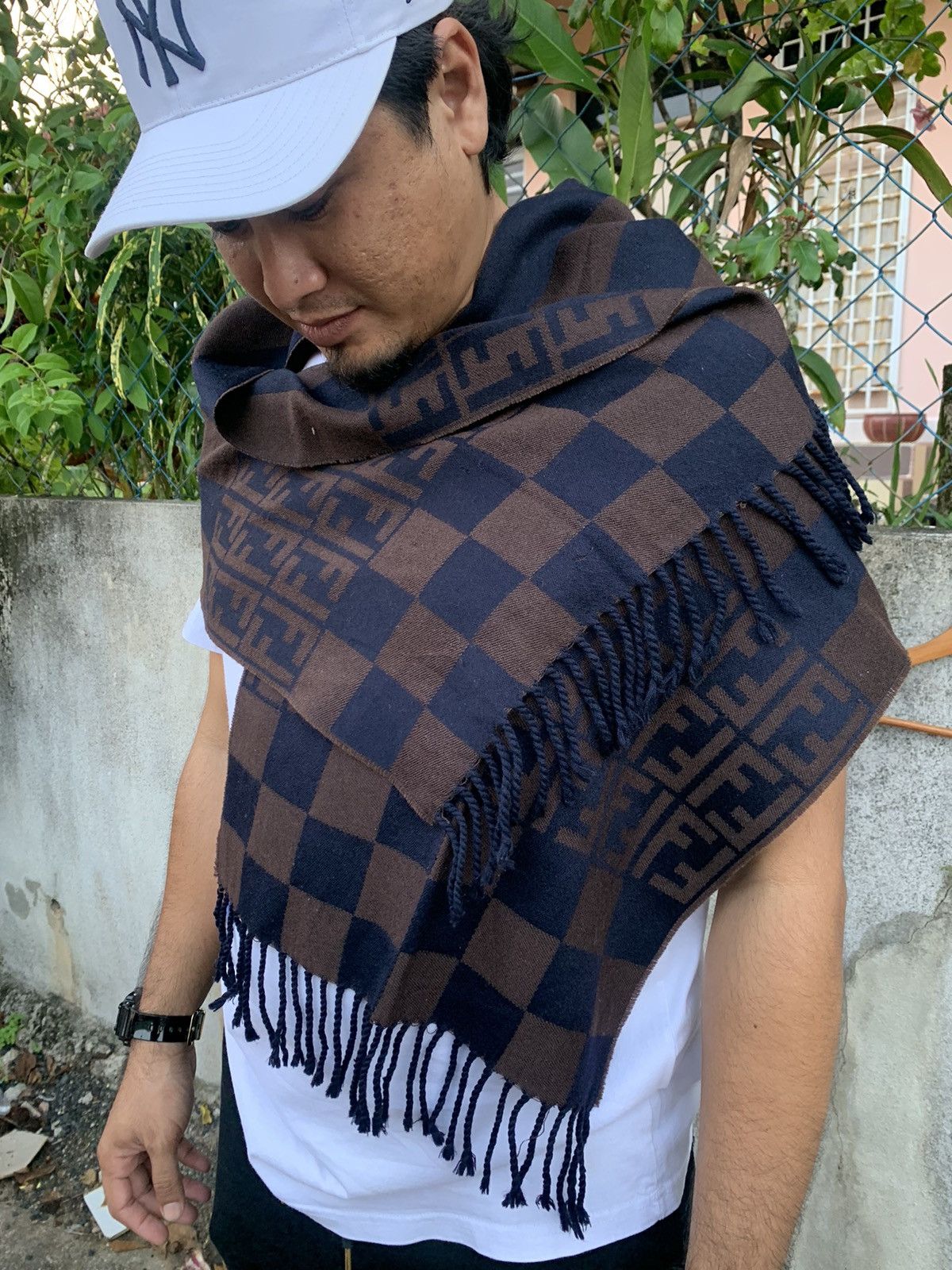 Fendi FENDI Large Scarf Stripe Check pattern Brown Navy Wool Vtg Size ONE SIZE - 7 Thumbnail
