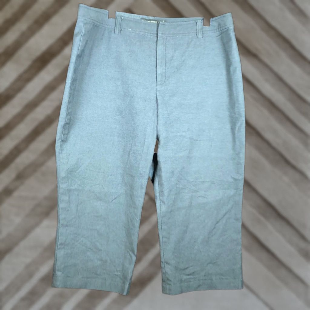Banana Republic Banana Republic Womens Pants Gray Martin Fit Capris Stretch 14 Long Tall Regular Straight 14 Tall Womens Capris Gray Stretch Banana Republic Pants Size 24" / US 00 / IT 34 - 1 Thumbnail