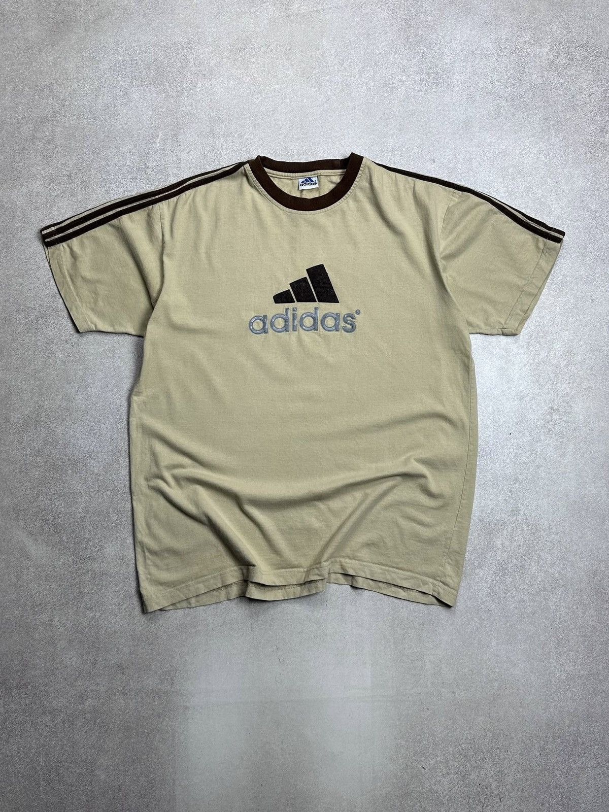 Adidas Vintage Adidas Big Logo Equipment Style T-shirt M Size US M / EU 48-50 / 2 - 1 Thumbnail