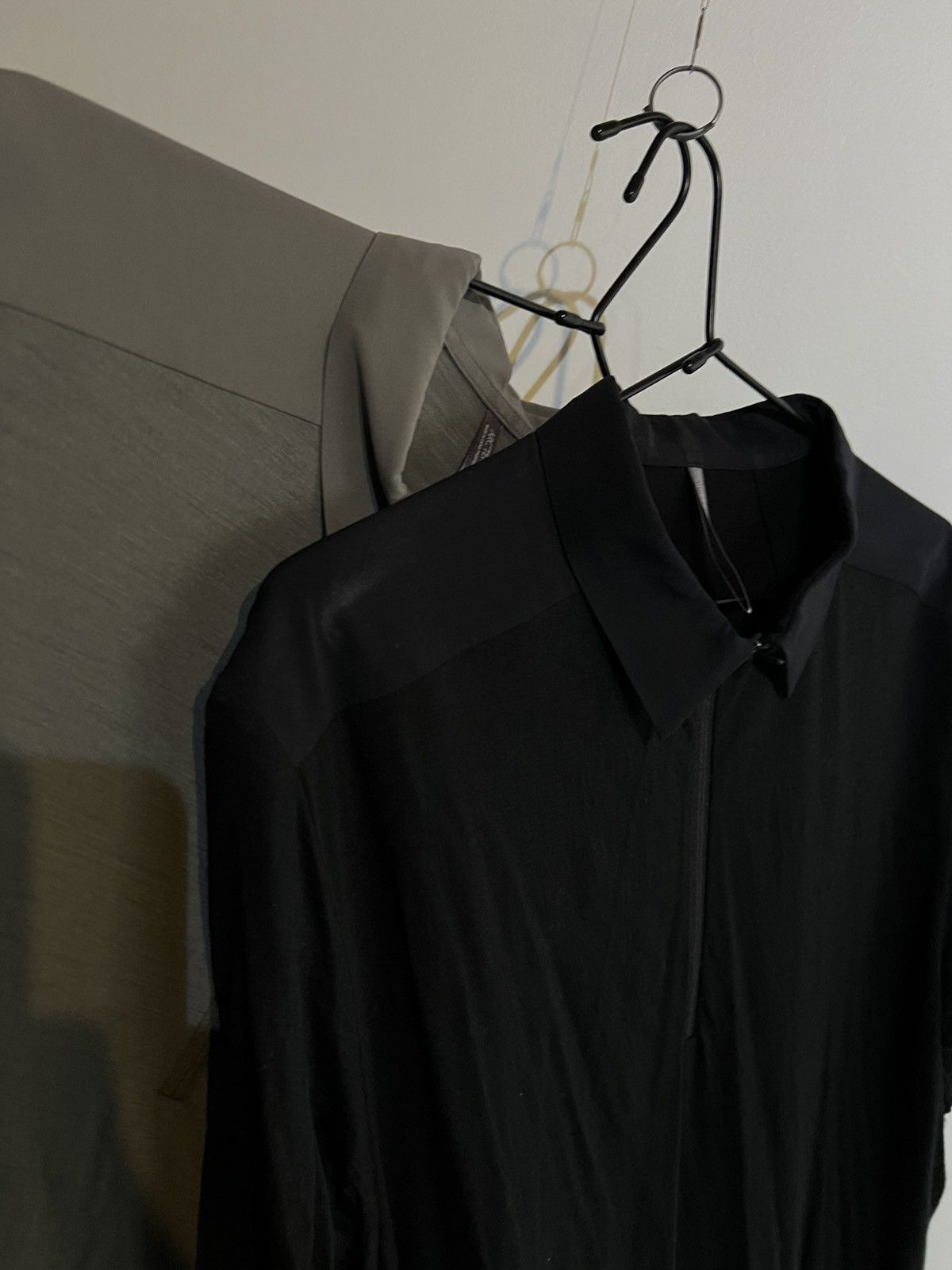 Veilance shirt x 2