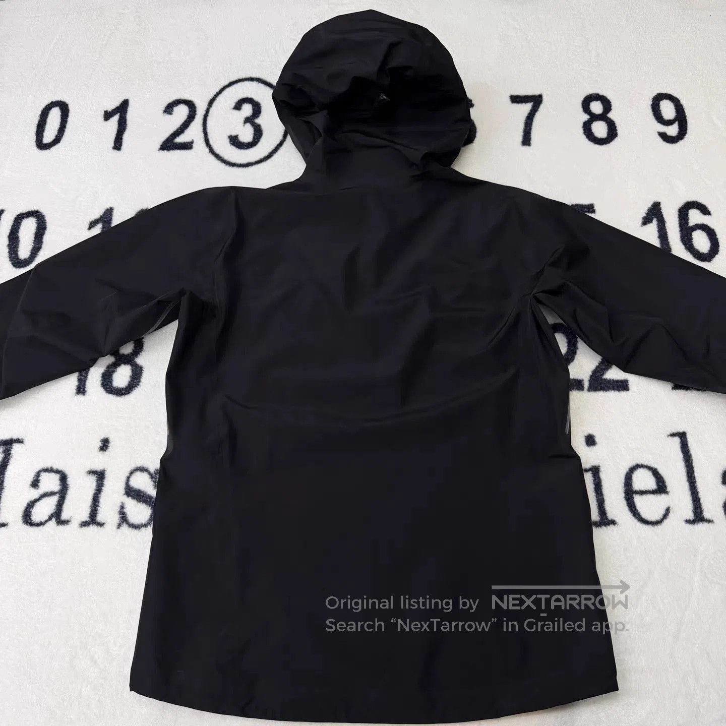 Arc'teryx Black Hooded Raincoat Size L. Size US L / EU 52-54 / 3 - 3 Thumbnail