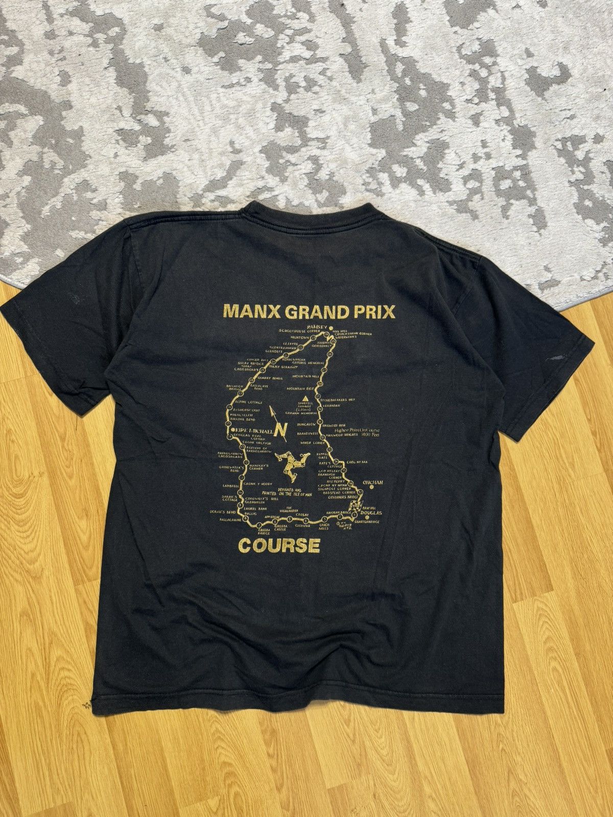 Vintage Vintage 1995 Manx Grand Prix 95 Moto Racing Faded Black Tee Size US M / EU 48-50 / 2 - 2 Thumbnail