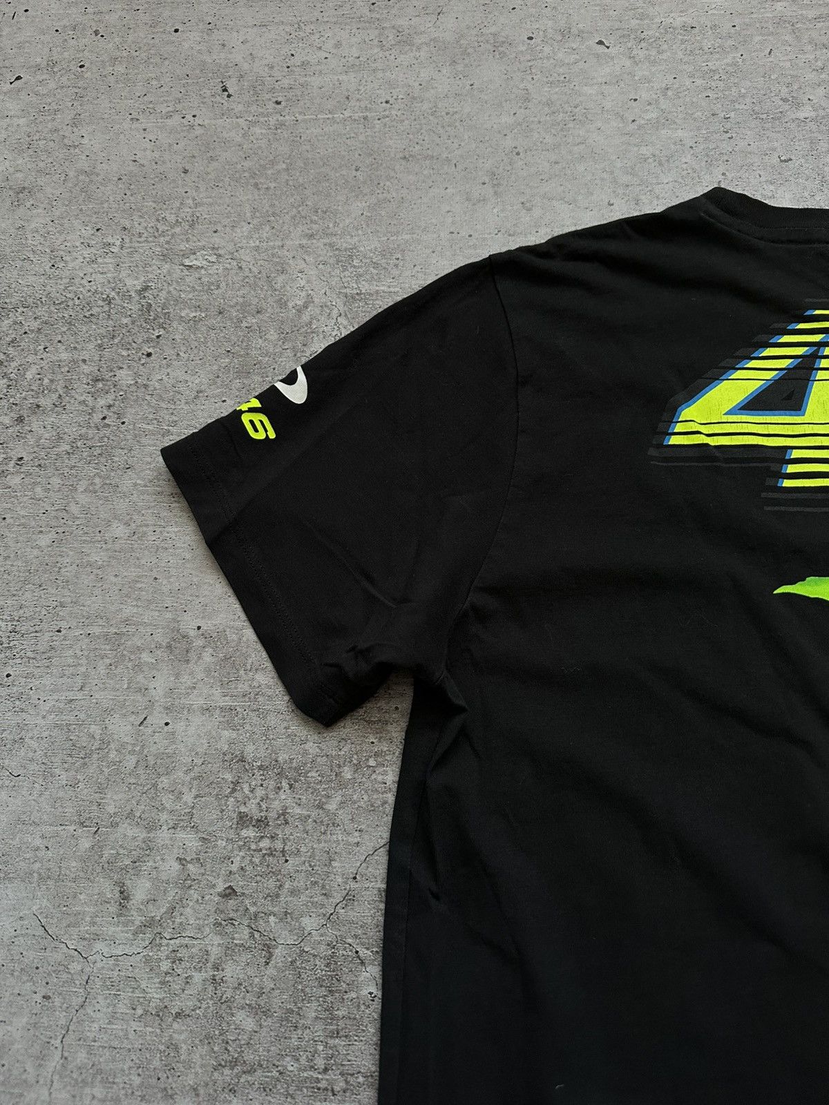 Other Vintage Valentino Rossi Monster Energy Oakley Sponsored Tee Size US L / EU 52-54 / 3 - 12 Thumbnail