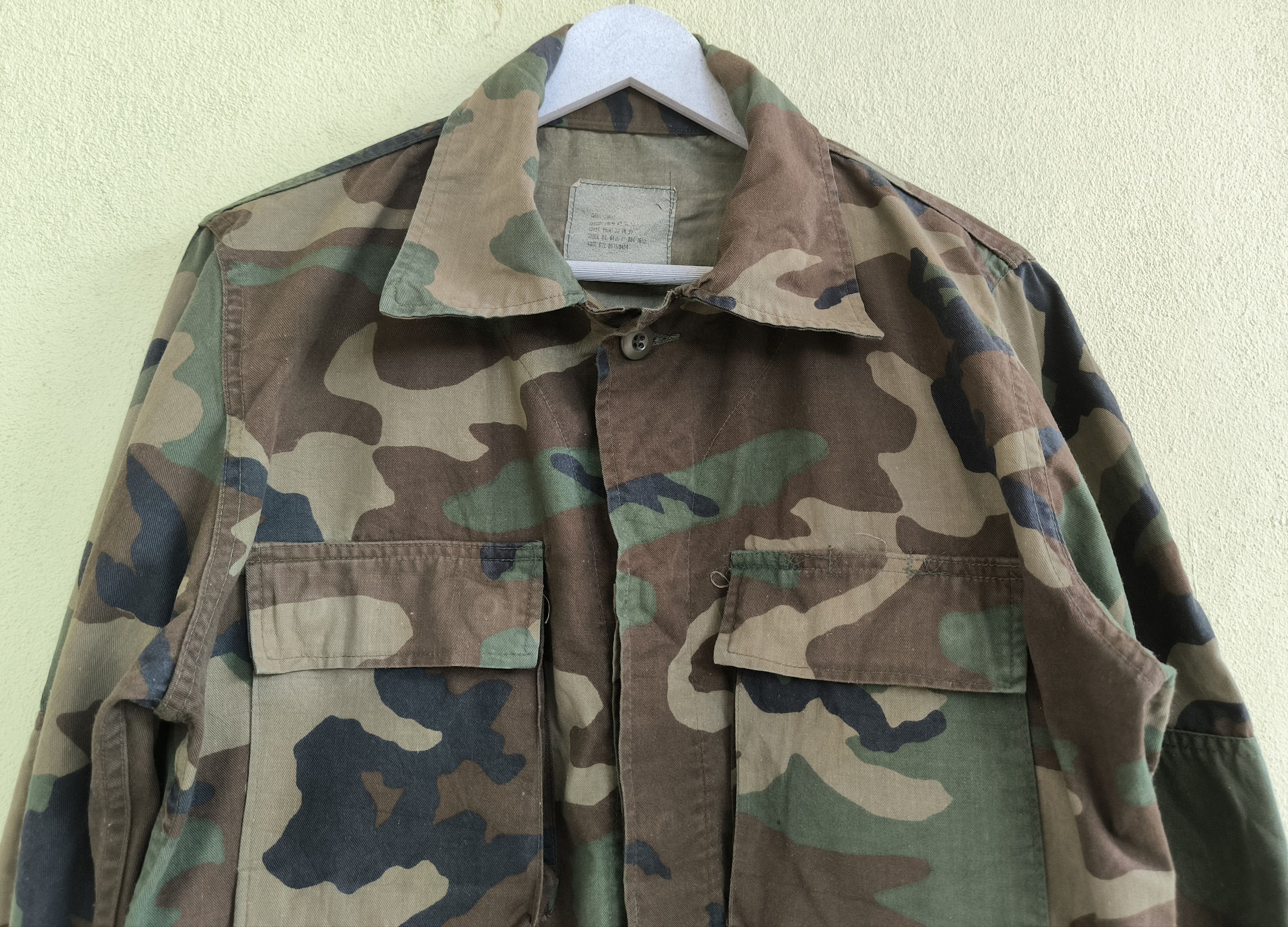 Vintage Vtg military woodland combat camo field jacket Size US M / EU 48-50 / 2 - 5 Thumbnail