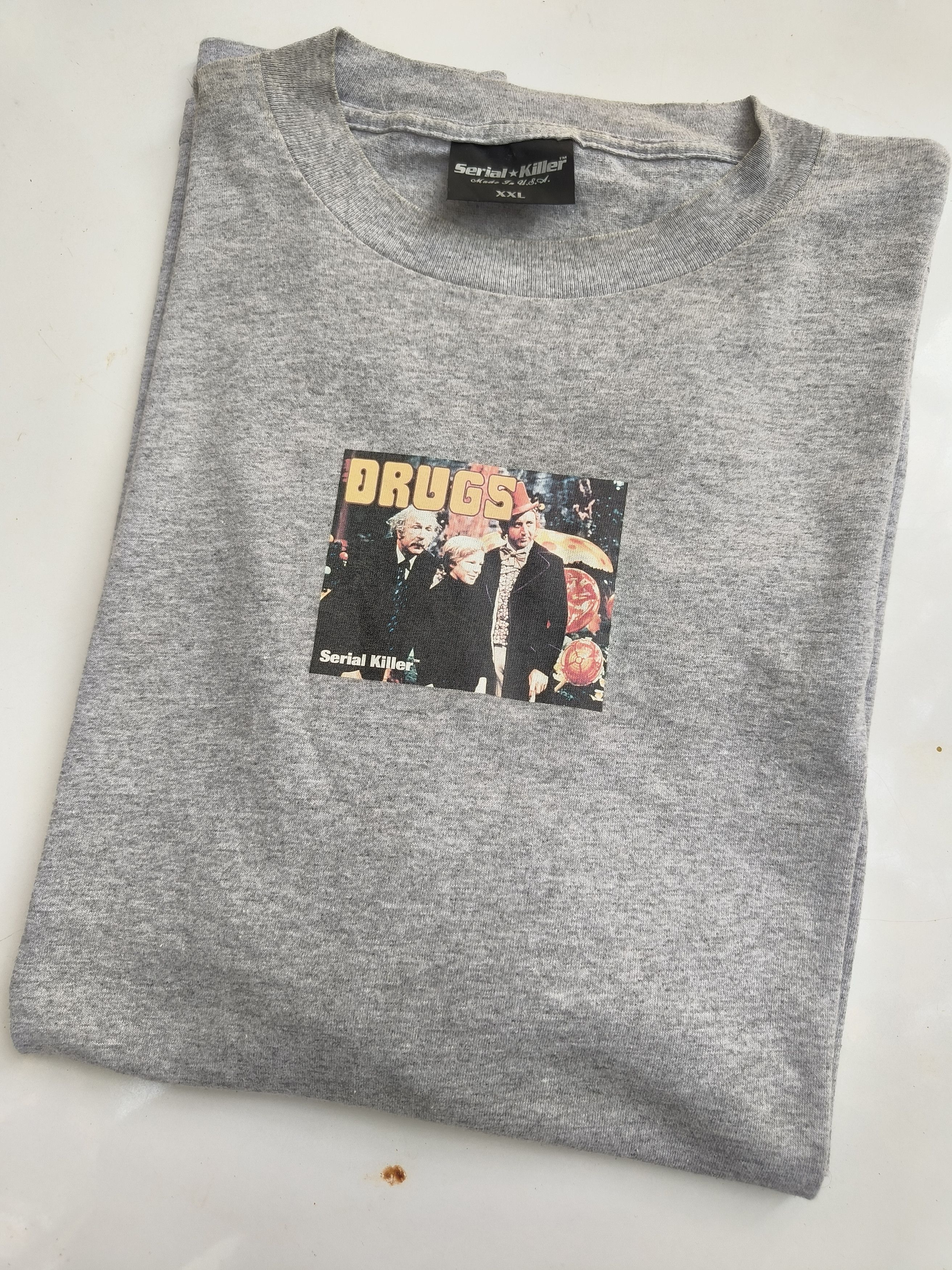 Other Vintage 90s Serial killer "Drugs" Willy wonka shirt Size US XXL / EU 58 / 5 - 1 Thumbnail