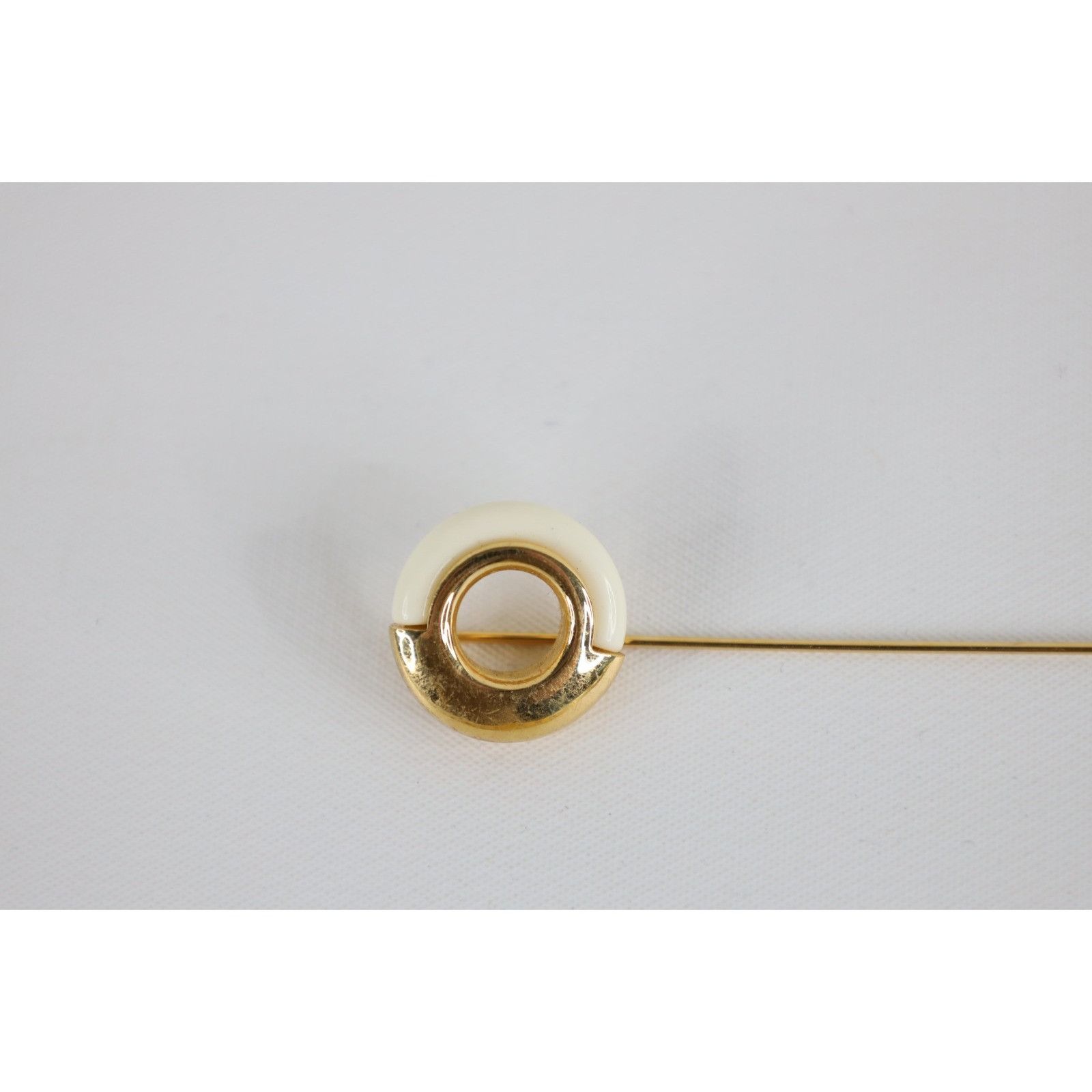 Vintage Vintage Trifari Enamel Gold White Circular Donut Lapel Pin Size ONE SIZE - 3 Thumbnail