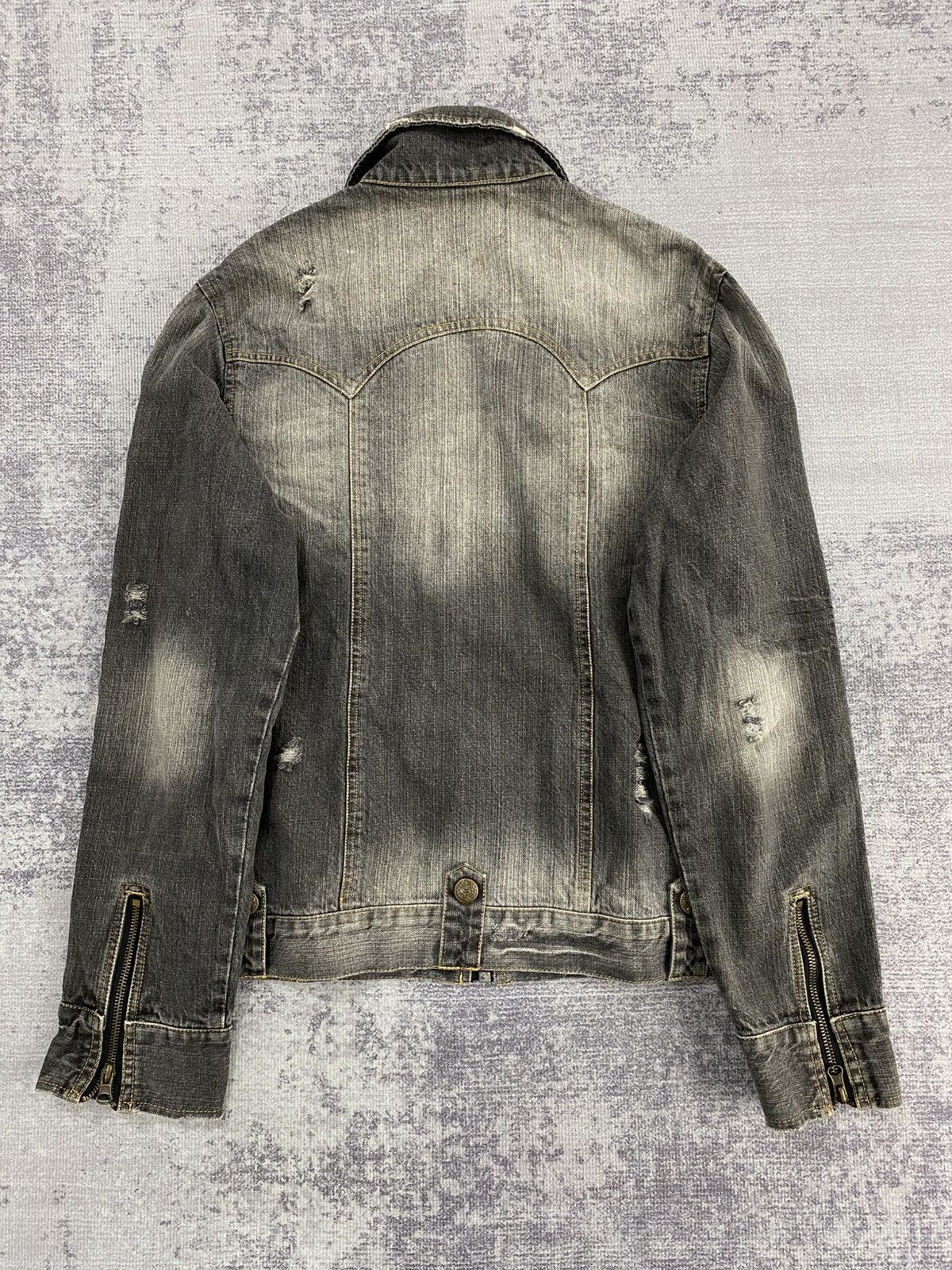 In The Attic In The Attic denim wash jacket strape Size US M / EU 48-50 / 2 - 9 Thumbnail