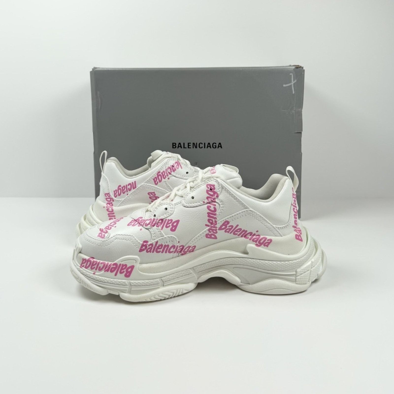 Balenciaga Size 41EU/11W - Balenciaga Triple S White Allover Logo NEW! Size US 11 / IT 41 - 6 Thumbnail